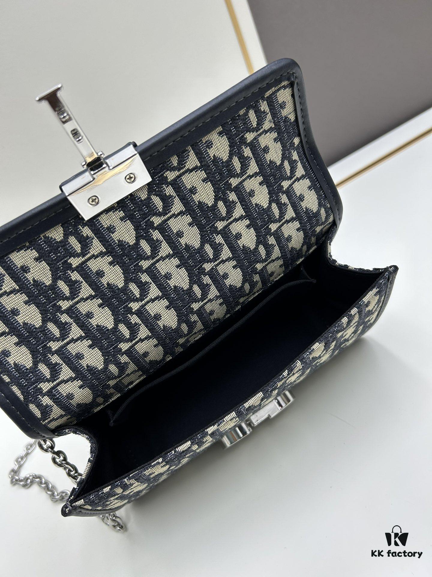 6930a3806e68136f4d9abda4 Box Set with Authentic Silver Hardware 🔥【New Small Size】Dior 30 Montaigne Bag