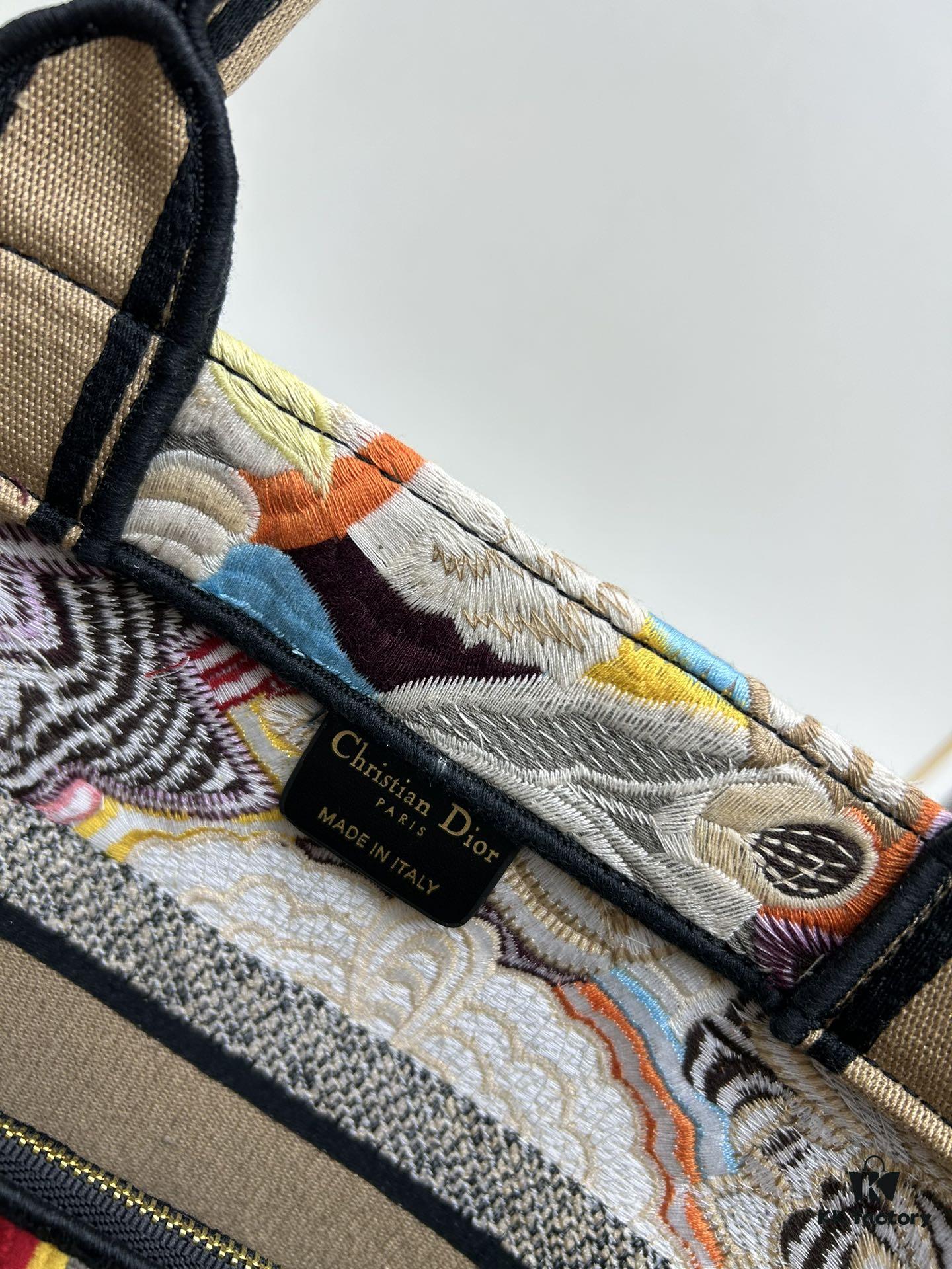 Dior ❤ (With Mini Bag + Strap) New Embroidered Basket Bag