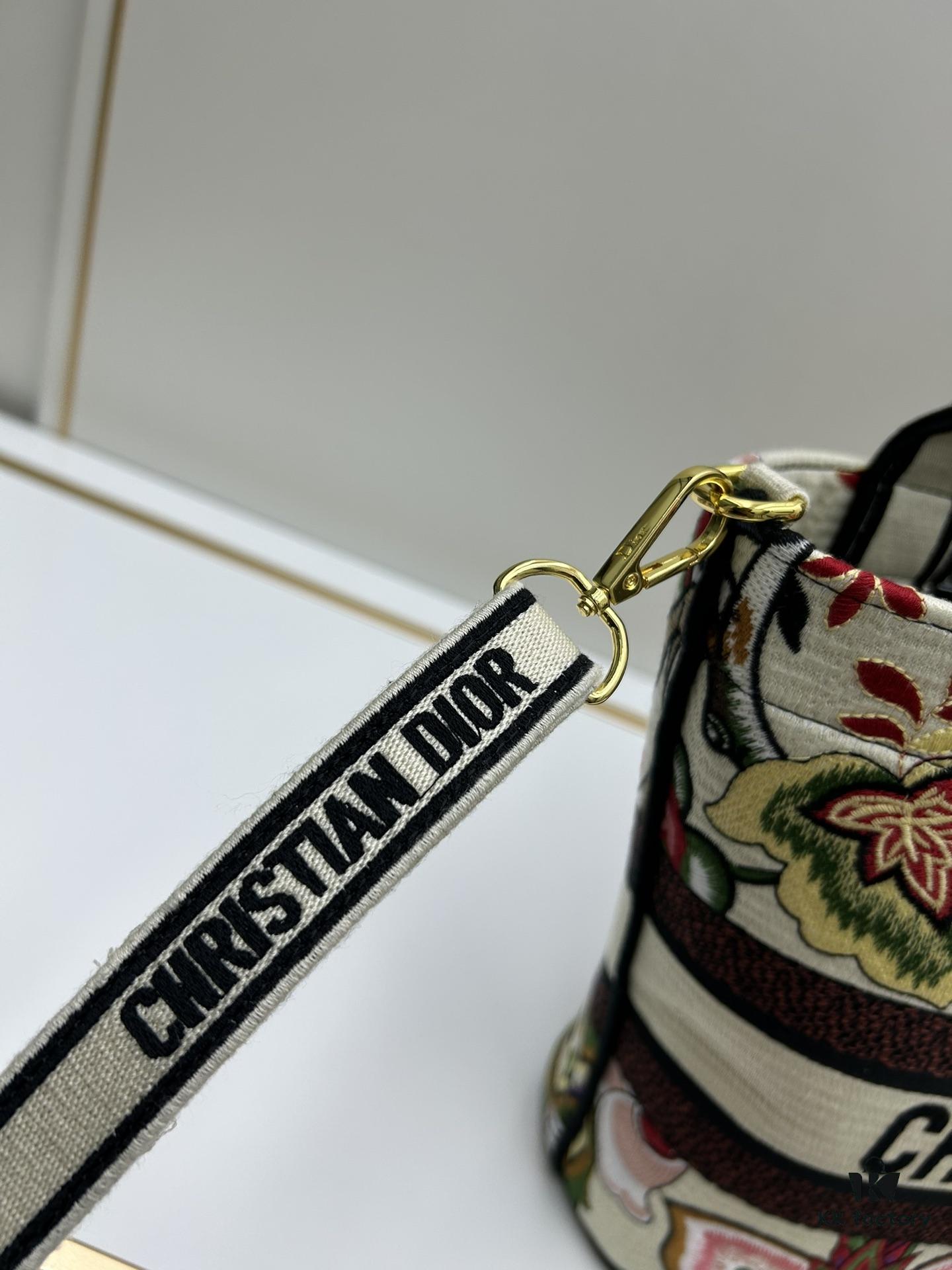 6930a38f6e68136f4d9abdc0 Dior ❤ (With Mini Bag + Strap) New Embroidered Basket Bag