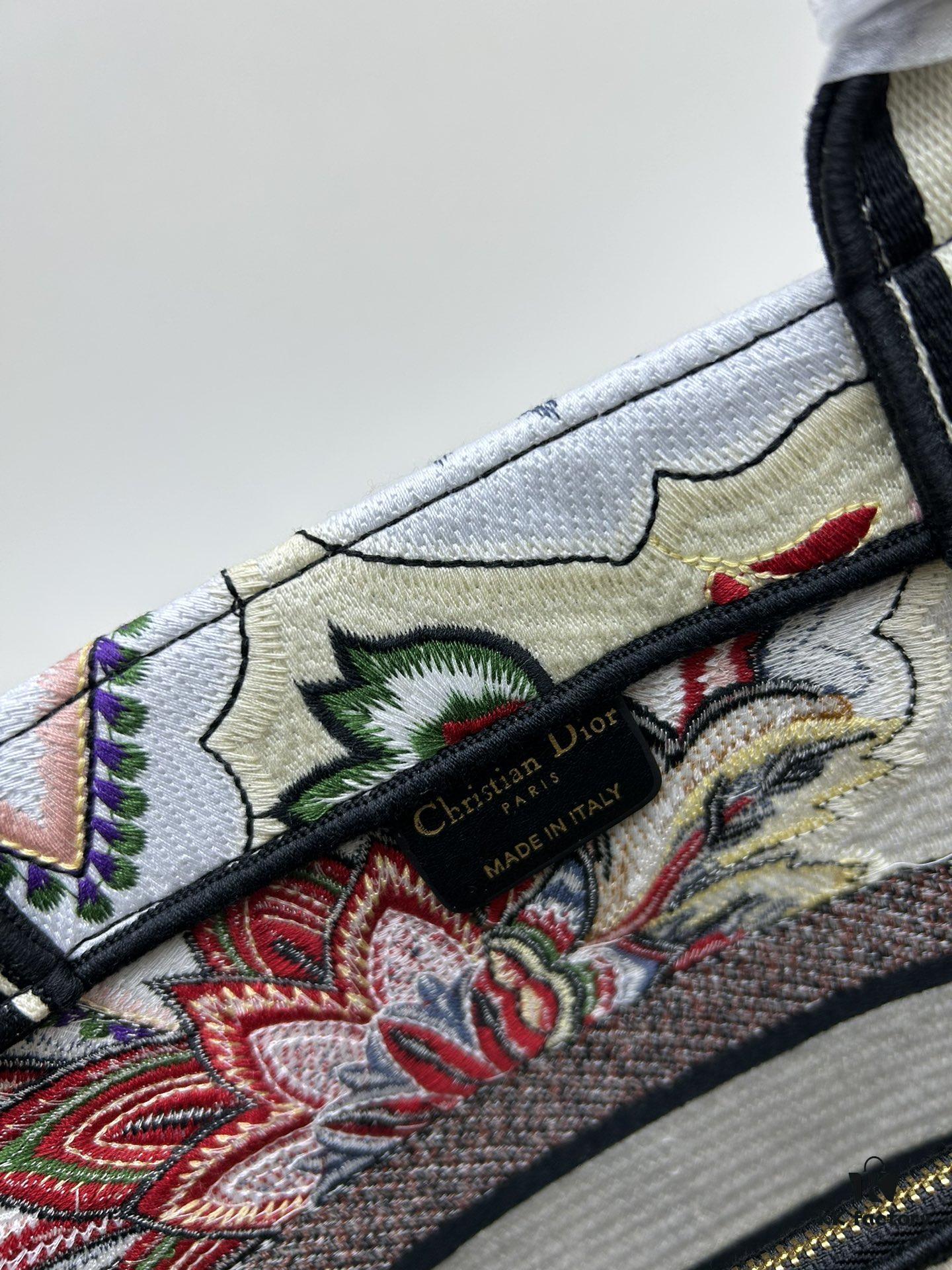 6930a3916e68136f4d9abdc2 Dior ❤ (With Mini Bag + Strap) New Embroidered Basket Bag
