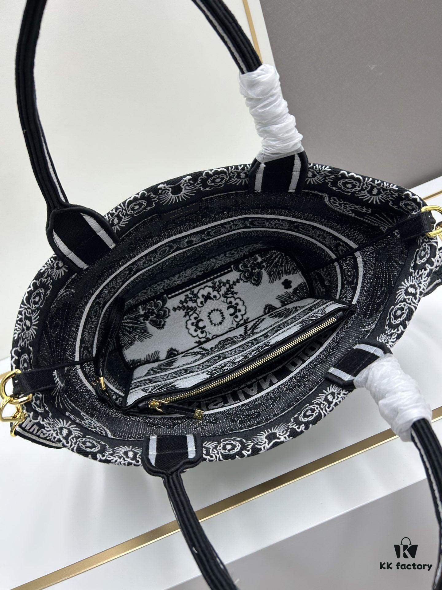 Dior ❤ (With Mini Bag + Strap) New Embroidered Basket Handbag