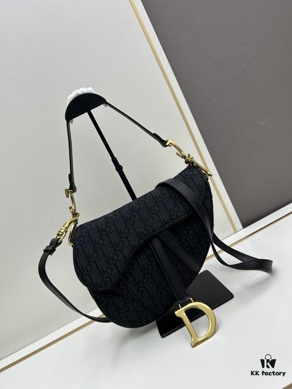 6930a3be6e68136f4d9abe12 Large Size (With Box) 【♥️Dior Saddle Monogram Thin Strap】 【Comes with Retail Box 🎁】