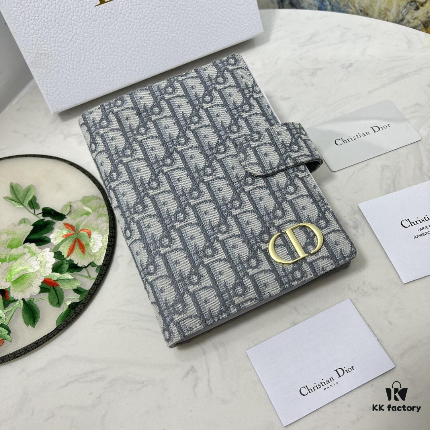 6930a3d26e68136f4d9abe30 Dior Notebook, Counter Model, Exquisite and Smooth Material, Impeccable Craftsmanship, Featuring Card Slots and Dividers, Made from Imported Italian Lamb Leather, Size 15x19x4cm