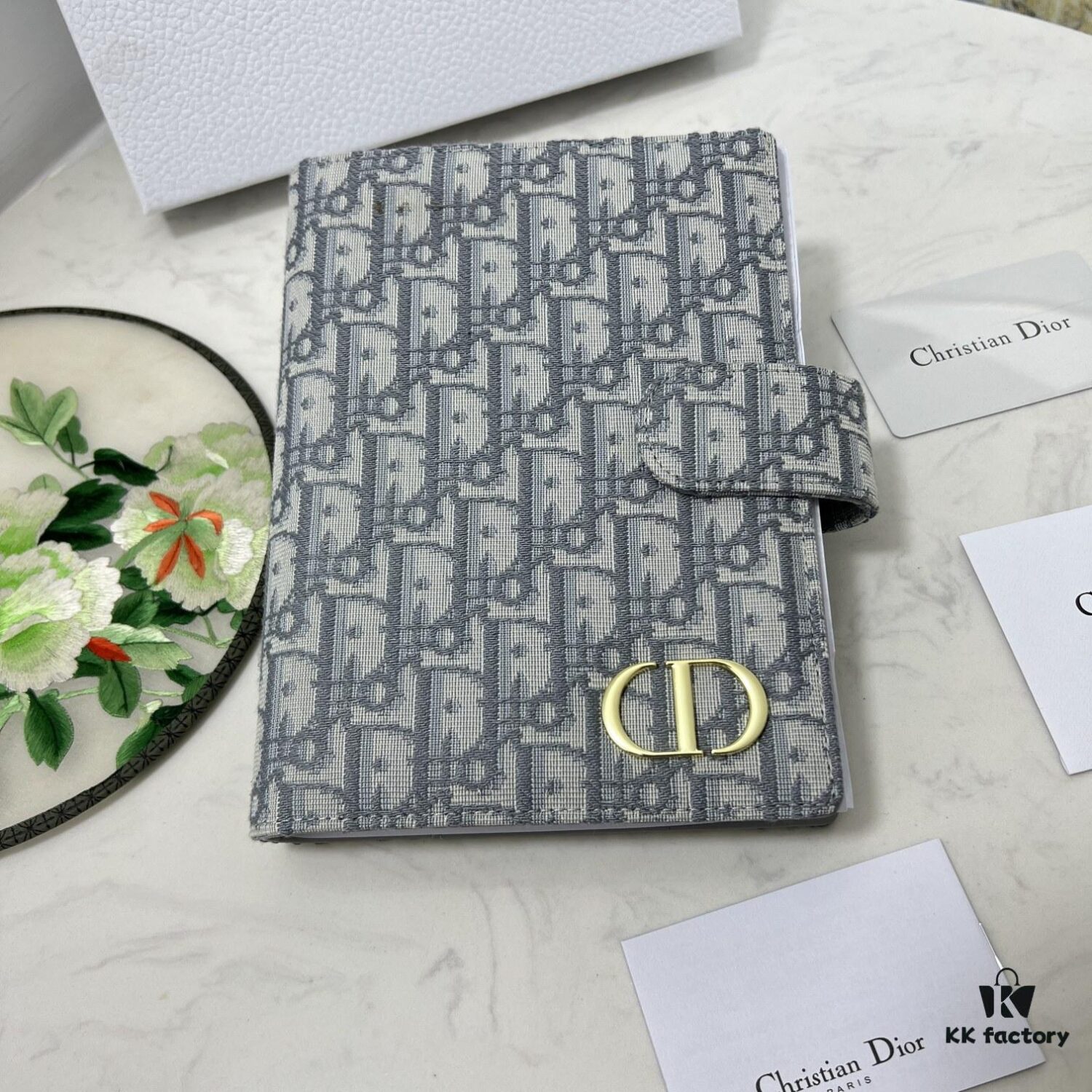 6930a3d36e68136f4d9abe36 Dior Notebook, Counter Model, Exquisite and Smooth Material, Impeccable Craftsmanship, Featuring Card Slots and Dividers, Made from Imported Italian Lamb Leather, Size 15x19x4cm