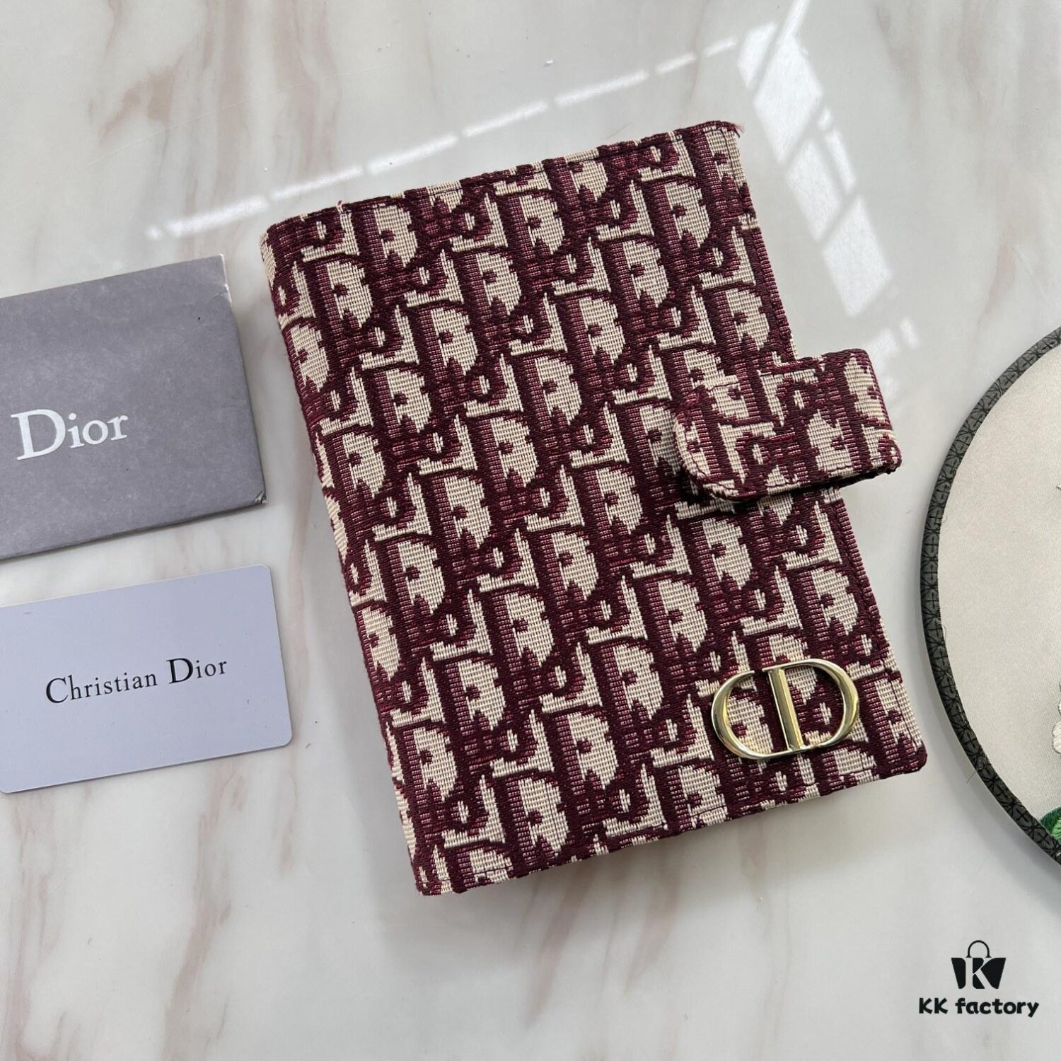 6930a3db6e68136f4d9abe43 Dior Notebook, Counter Edition, Fine and Smooth Material, Impeccable Craftsmanship, Built-in Card Slots and Dividers, Made from Imported Italian Lamb Leather, Size 15x19x4cm