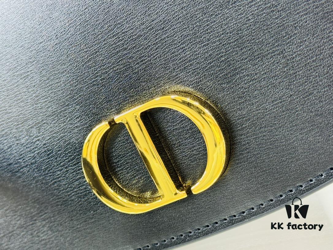 30 Montaigne Avenue Top Handle Bag