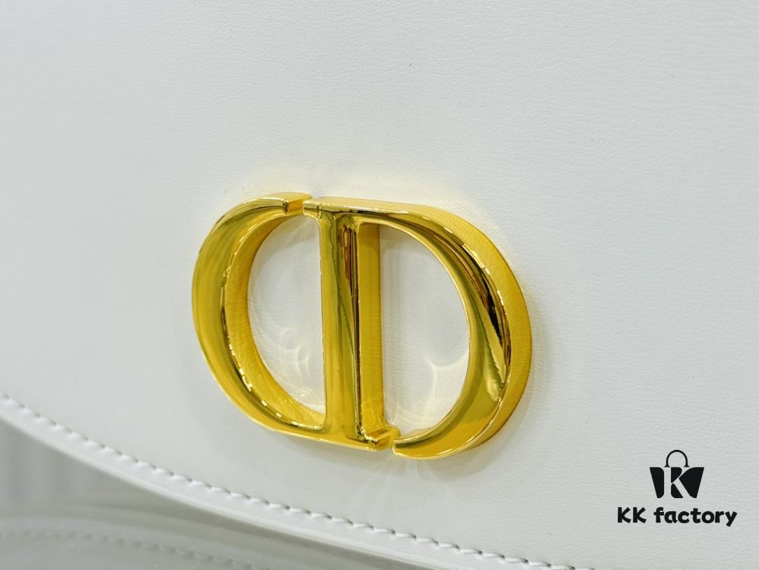 6930a4056e68136f4d9abea6 30 Montaigne Avenue Top Handle Bag