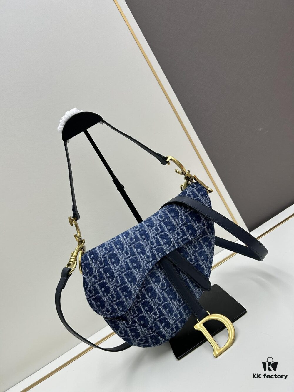 6930a4436e68136f4d9abf30 Large Size (With Box) 【♥Dior Saddle Monogram Collection♥】 Large Size: 25.5 x 20 x 6.5 cm