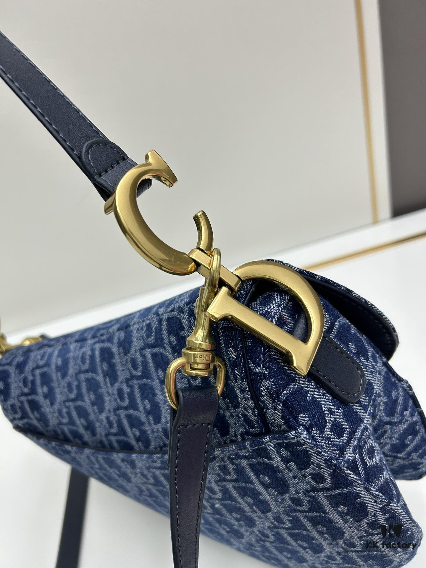 Large Size (With Box) 【♥Dior Saddle Monogram Collection♥】 Large Size: 25.5 x 20 x 6.5 cm