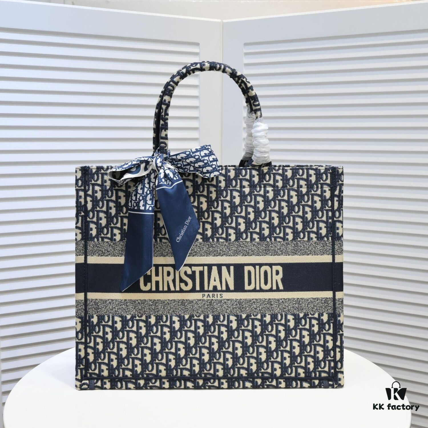 6930a4bc6e68136f4d9ac016 Large Size 🔥 Embroidered Edge Dior New Arrival Boutique Shopping Bag! Boutique Synchronized Update! Limited Edition Celebrity Style! Extremely Stylish! Imported Fabric 👍 High-End Quality! Indistinguishable from Boutique Purchases! Extra-Large Capacity, Perfect for Outings 👍