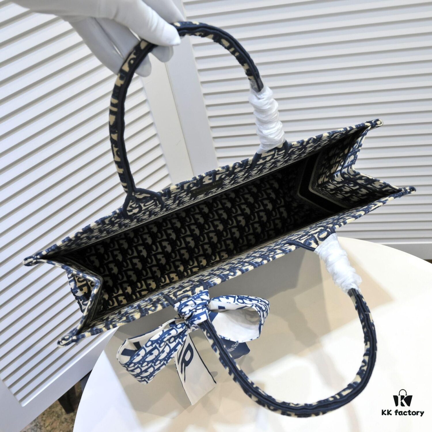 6930a4bf6e68136f4d9ac01d Large Size 🔥 Embroidered Edge Dior New Arrival Boutique Shopping Bag! Boutique Synchronized Update! Limited Edition Celebrity Style! Extremely Stylish! Imported Fabric 👍 High-End Quality! Indistinguishable from Boutique Purchases! Extra-Large Capacity, Perfect for Outings 👍
