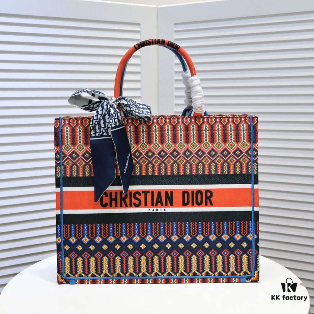 6930a4d56e68136f4d9ac043 Large Size 🔥 Embroidered Edge Dior New Arrival Shopping Bag! Counter Synchronized Update! Celebrity Limited Edition! Extremely Stylish! Imported Fabric, High-End Quality! Perfect for Visiting Official Stores! Ideal Choice for Outings with Extra-Large Capacity!