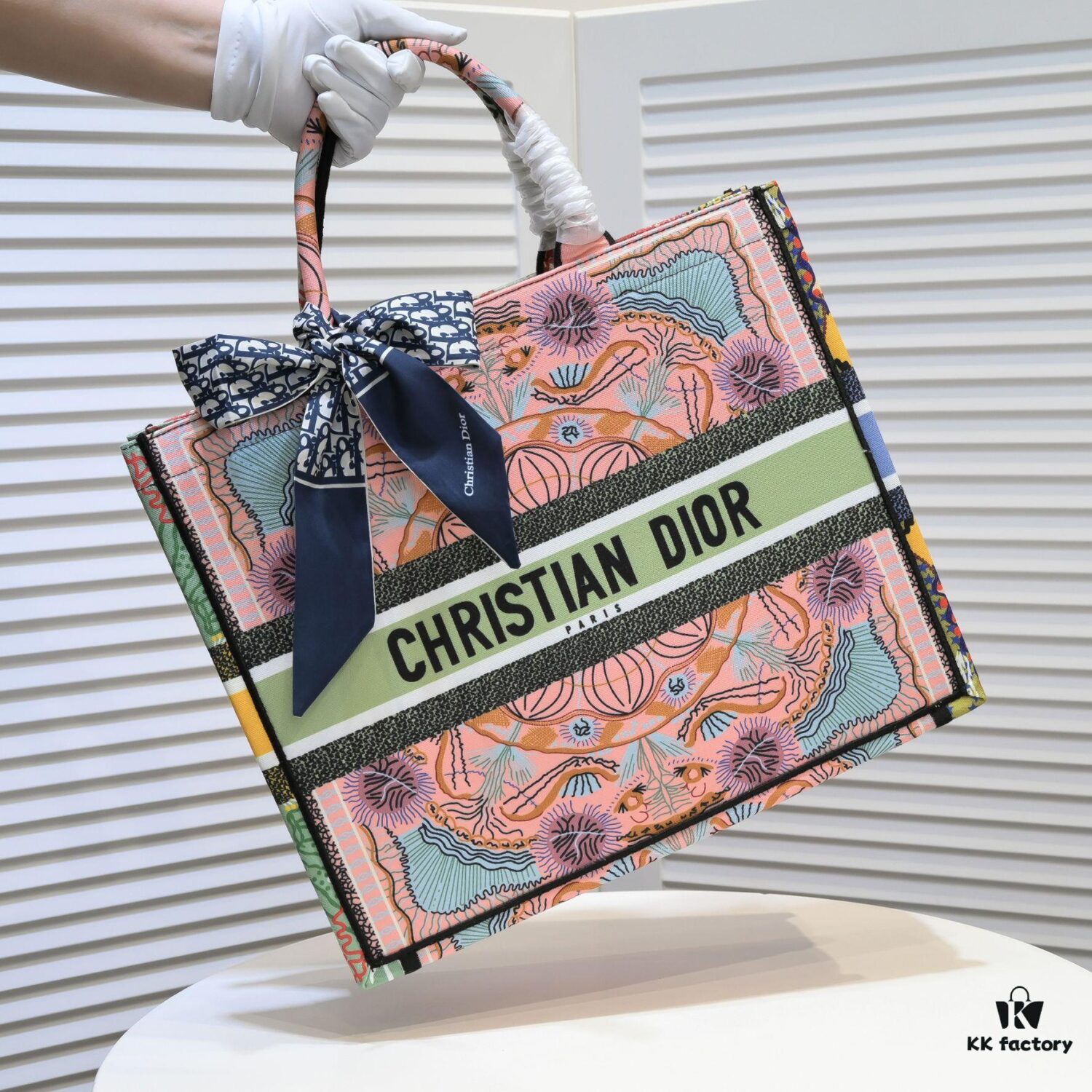 6930a4ee6e68136f4d9ac06a Large Size with Scarf 🔥 Embroidered Edging ➔ Dior New Arrival Boutique Shopping Tote! Synchronized with Boutique Release! Limited Edition Worn by Celebrities! Extremely Stylish! Premium Imported Fabric 👍 High-End Quality! Indistinguishable from Genuine When Used in Boutiques! Extra-Large Capacity, Perfect for Outings 👍
