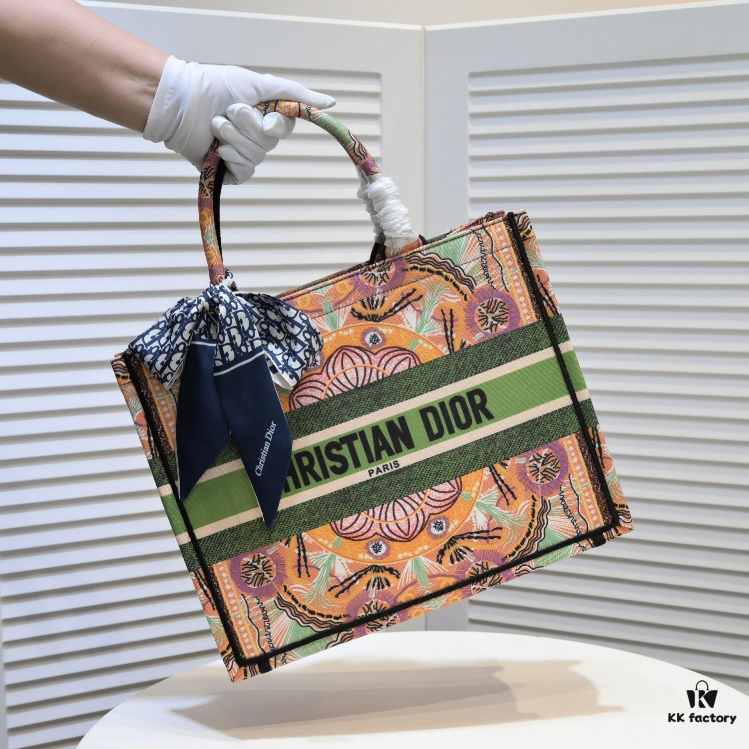 6930a4f26e68136f4d9ac071 Dior Small Shopping Bag with Silk Scarf, Hemmed, New Arrival at Dior Counter, Limited Edition Worn by Celebrities, Stylish and Elegant, Imported Fabric, High-End Quality