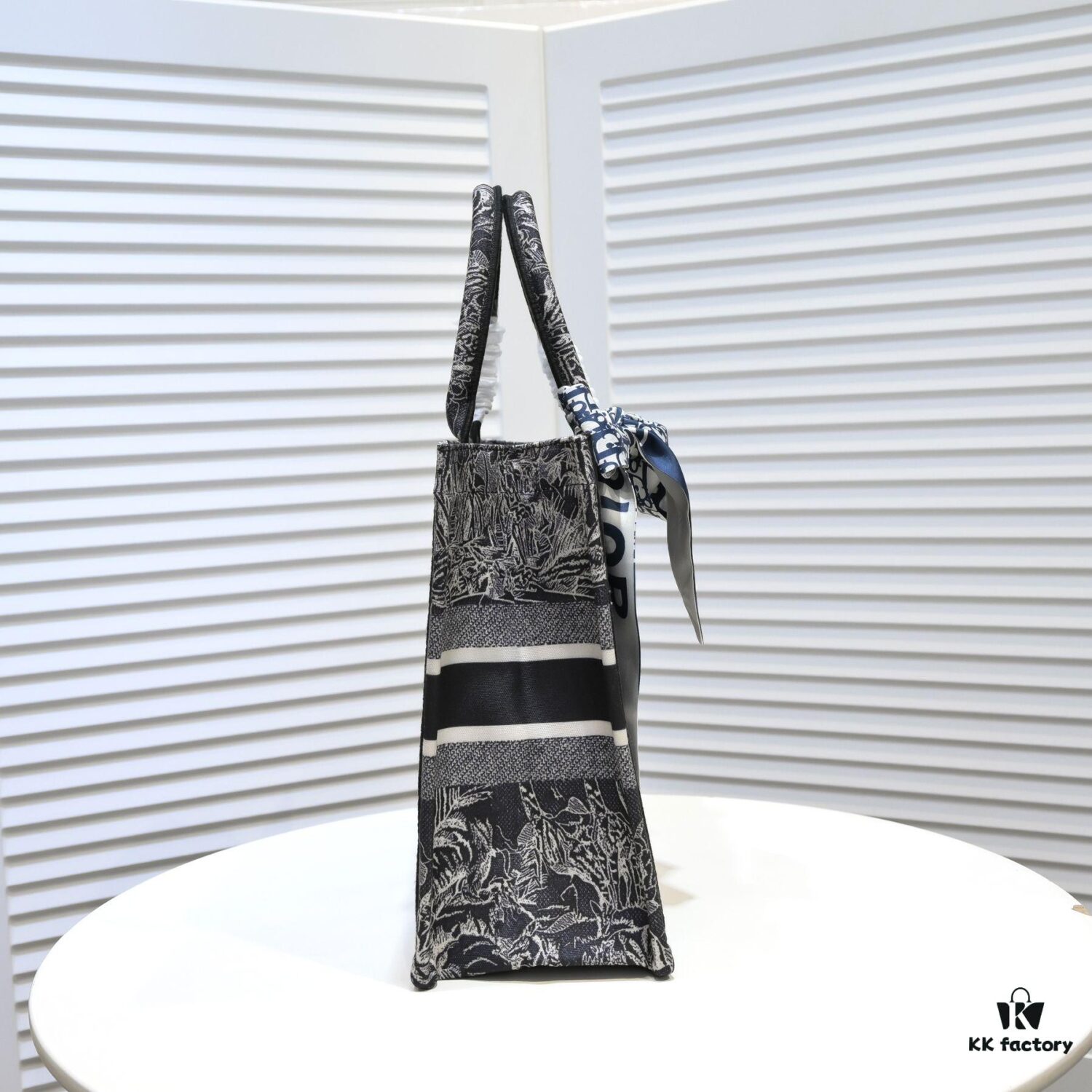 6930a4fb6e68136f4d9ac081 Dior Small Shopping Bag with Silk Scarf, Edged Design - New Arrival from Dior Counter, Limited Edition, Celebrity Style