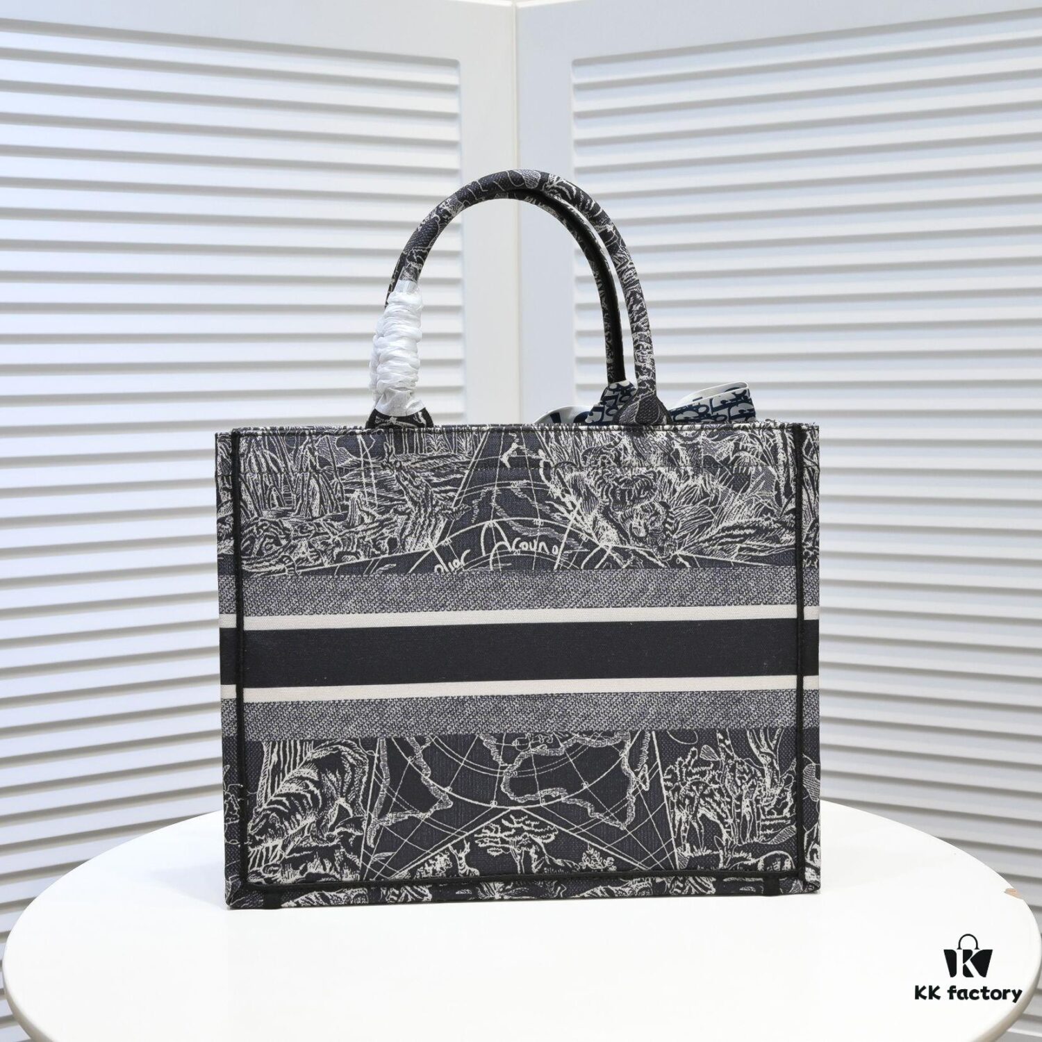 6930a4fc6e68136f4d9ac083 Dior Small Shopping Bag with Silk Scarf, Edged Design - New Arrival from Dior Counter, Limited Edition, Celebrity Style