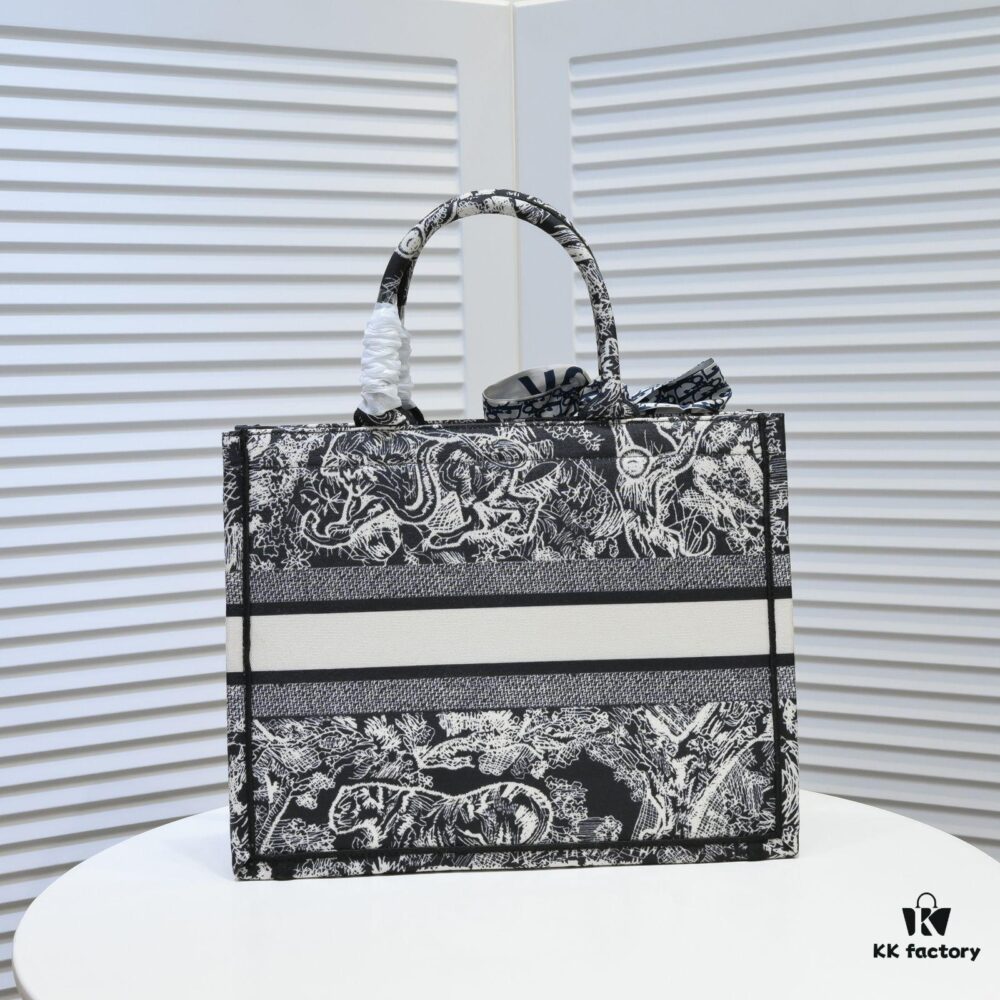 6930a5066e68136f4d9ac090 Dior Small Shopping Bag with Silk Scarf, Bound Edges, Model No. 8034, 36*27*16cm, Imported Fabric, Limited Edition, Celebrity Style