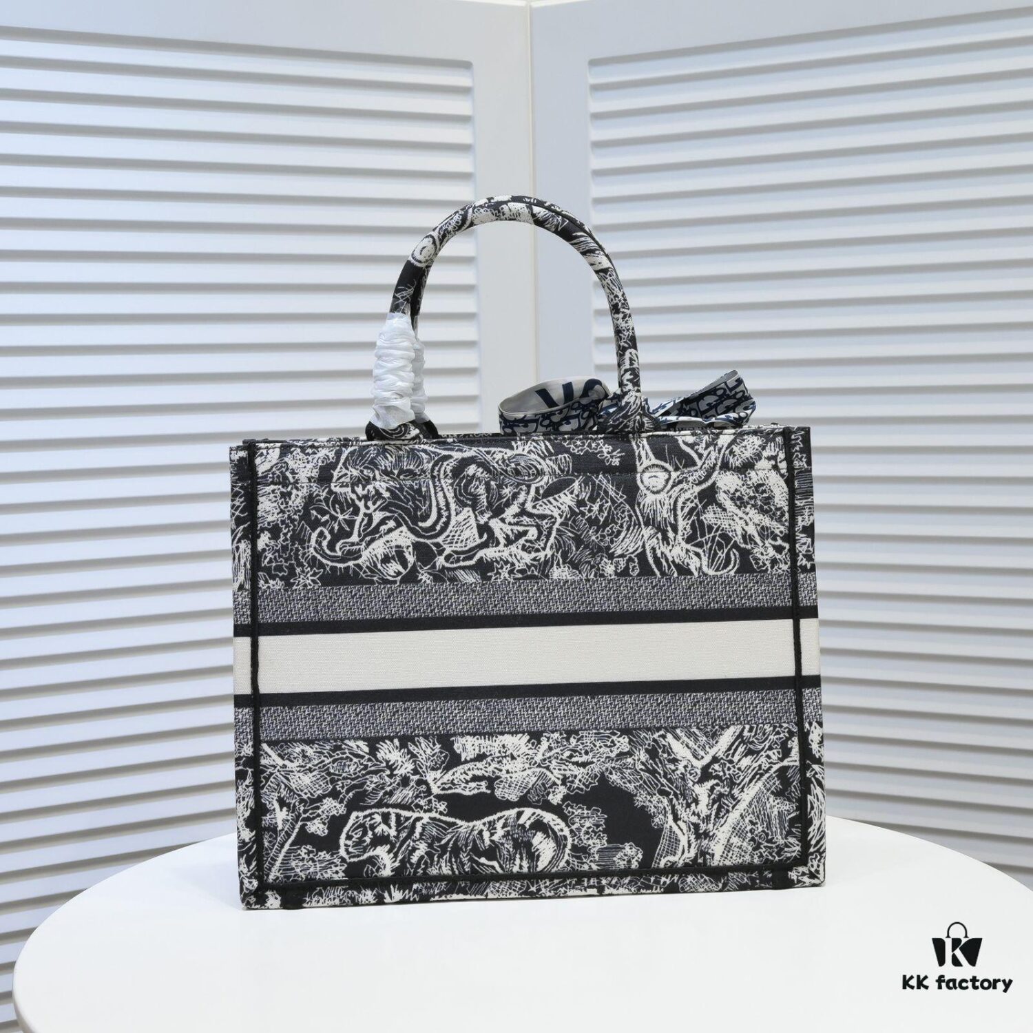 6930a5066e68136f4d9ac090 Dior Small Shopping Bag with Silk Scarf, Bound Edges, Model No. 8034, 36*27*16cm, Imported Fabric, Limited Edition, Celebrity Style