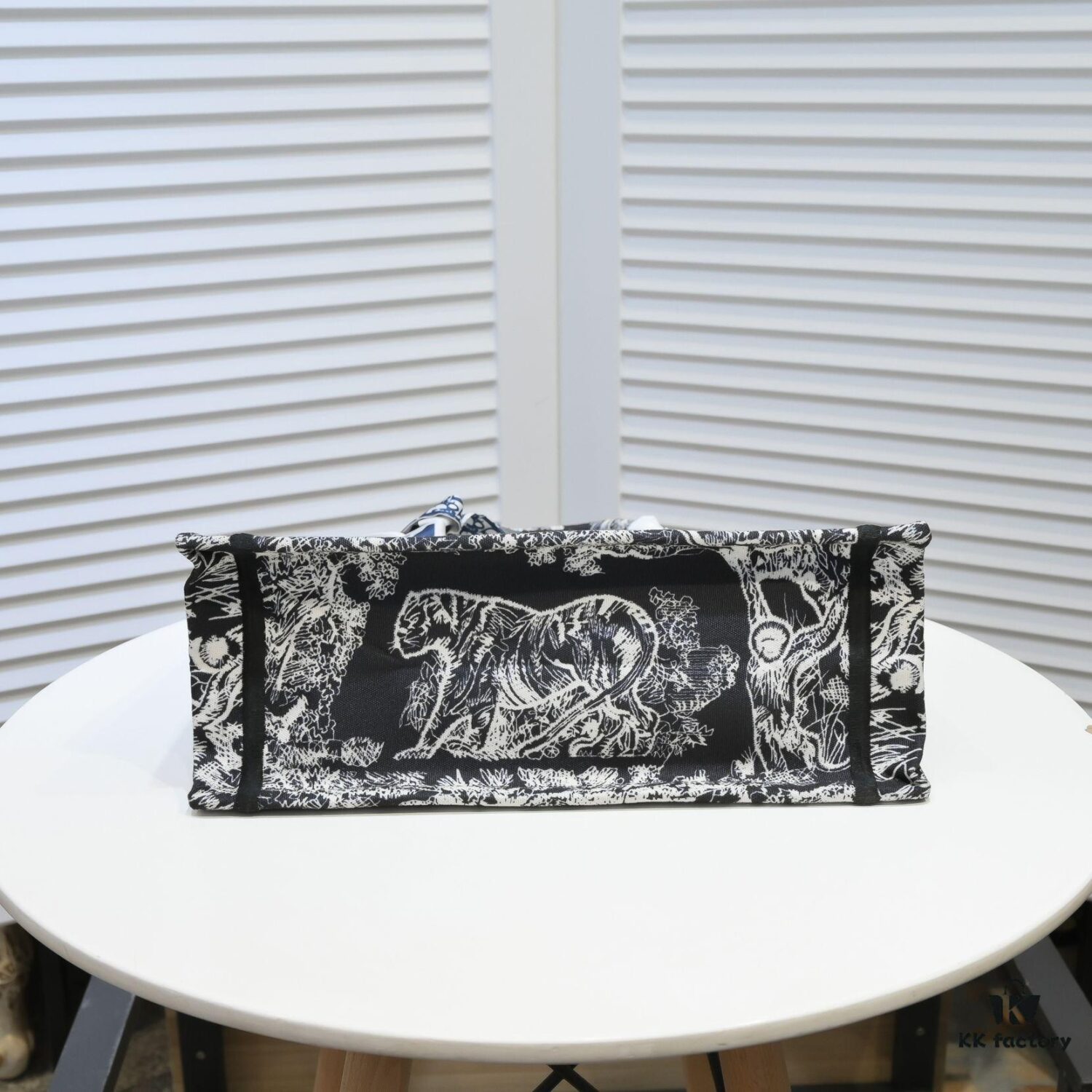 6930a5066e68136f4d9ac092 Dior Small Shopping Bag with Silk Scarf, Bound Edges, Model No. 8034, 36*27*16cm, Imported Fabric, Limited Edition, Celebrity Style