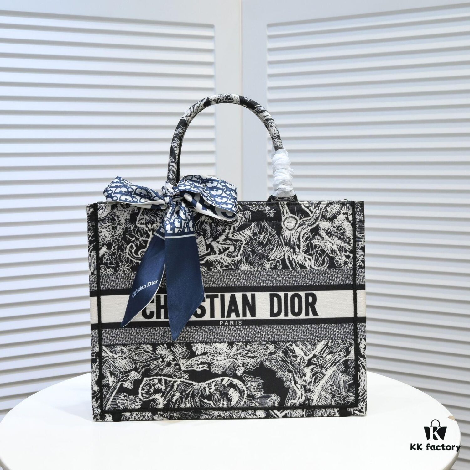 6930a5086e68136f4d9ac095 Dior Small Shopping Bag with Silk Scarf, Bound Edges, Model No. 8034, 36*27*16cm, Imported Fabric, Limited Edition, Celebrity Style