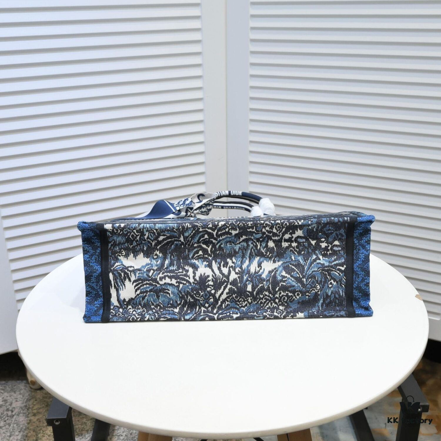 6930a50d6e68136f4d9ac09e Large Size with Silk Scarf 🔥 Embroidered Edge ➔ Dior New Arrival Shopping Tote! Counter Version Updated Synchronously! Limited Edition Worn by Celebrities! Extremely Stylish! Premium Imported Fabric, High-End Quality! Indistinguishable from Counter Purchase! Extra-Large Capacity, Ideal for Outings!