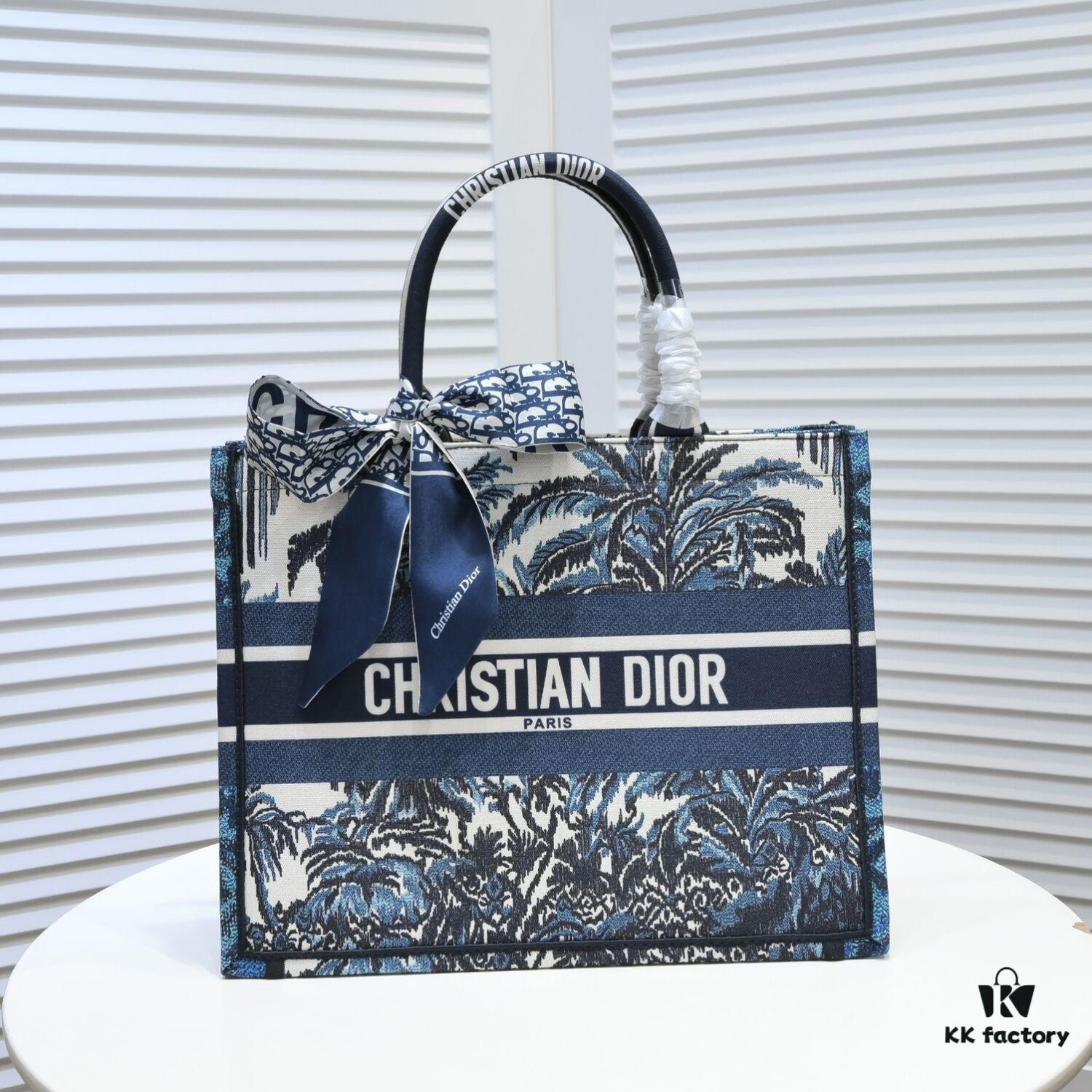 6930a5106e68136f4d9ac0a3 Dior Small Shopping Bag with Silk Scarf, Edged Design - New Arrival from Dior Counter, Limited Edition, Celebrity Style