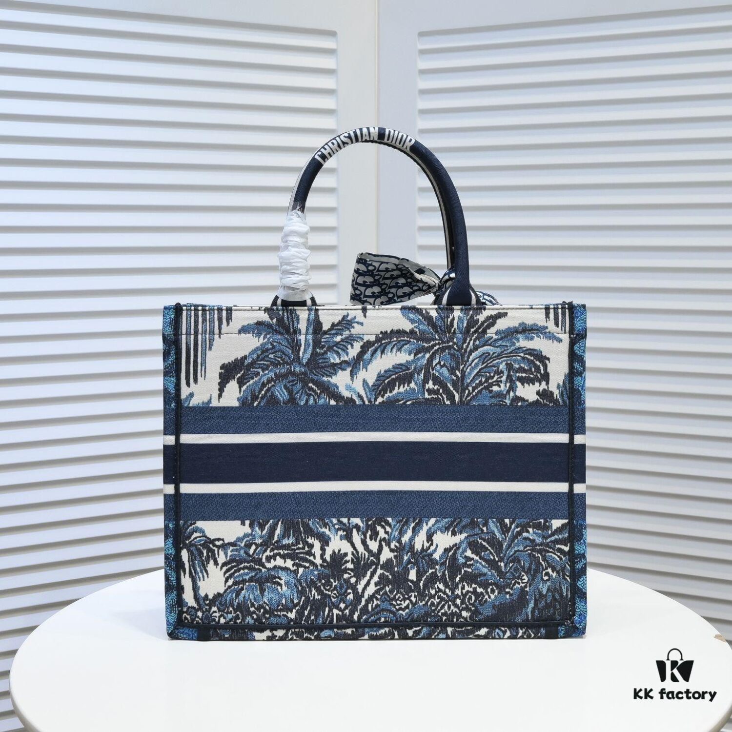 6930a5126e68136f4d9ac0a5 Dior Small Shopping Bag with Silk Scarf, Edged Design - New Arrival from Dior Counter, Limited Edition, Celebrity Style