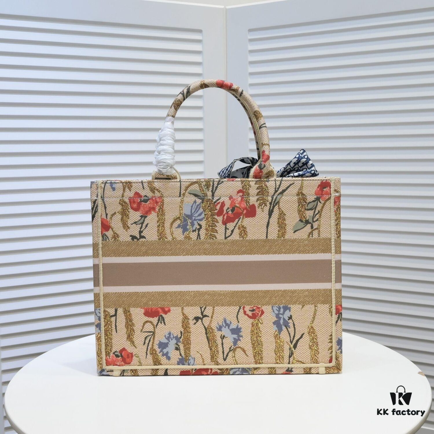 Dior Small Shopping Bag with Silk Scarf, Lockstitch, Counter New Arrival, Limited Edition, Celebrity Style, Imported Fabric, High-End Quality