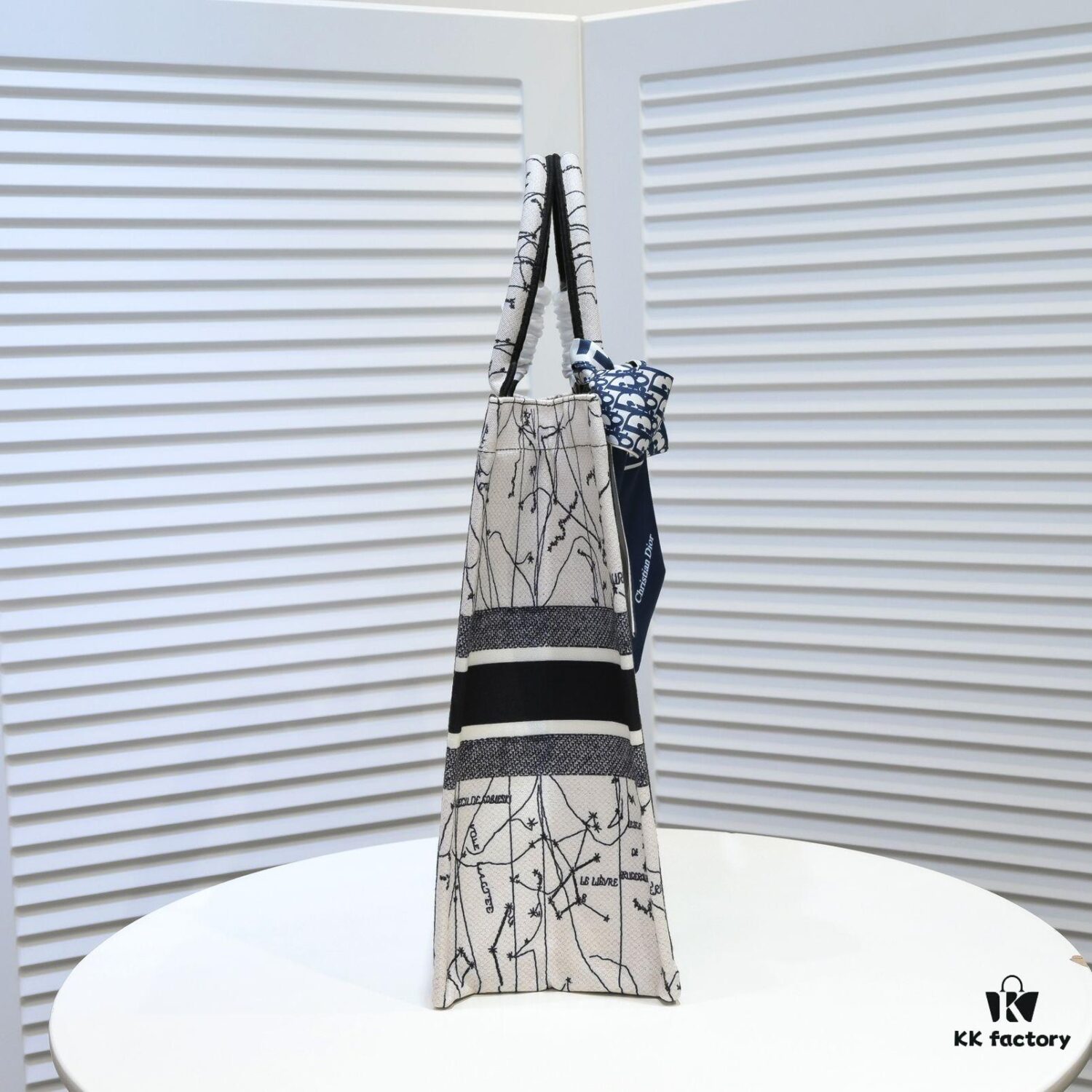 6930a52e6e68136f4d9ac0d0 Large DIOR Dior Shopping Bag with Silk Scarf, Embroidered Edging, Limited Edition, Celebrity Style, High-End Quality