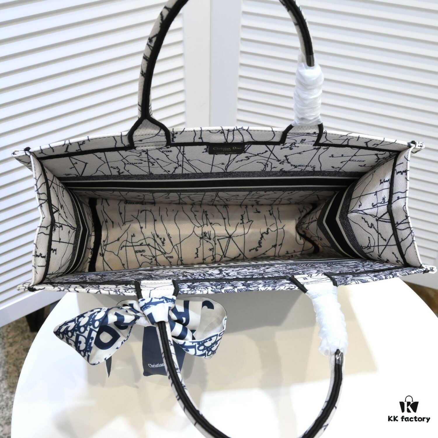 6930a5356e68136f4d9ac0e0 Large DIOR Dior Shopping Bag with Silk Scarf, Embroidered Edging, Limited Edition, Celebrity Style, High-End Quality