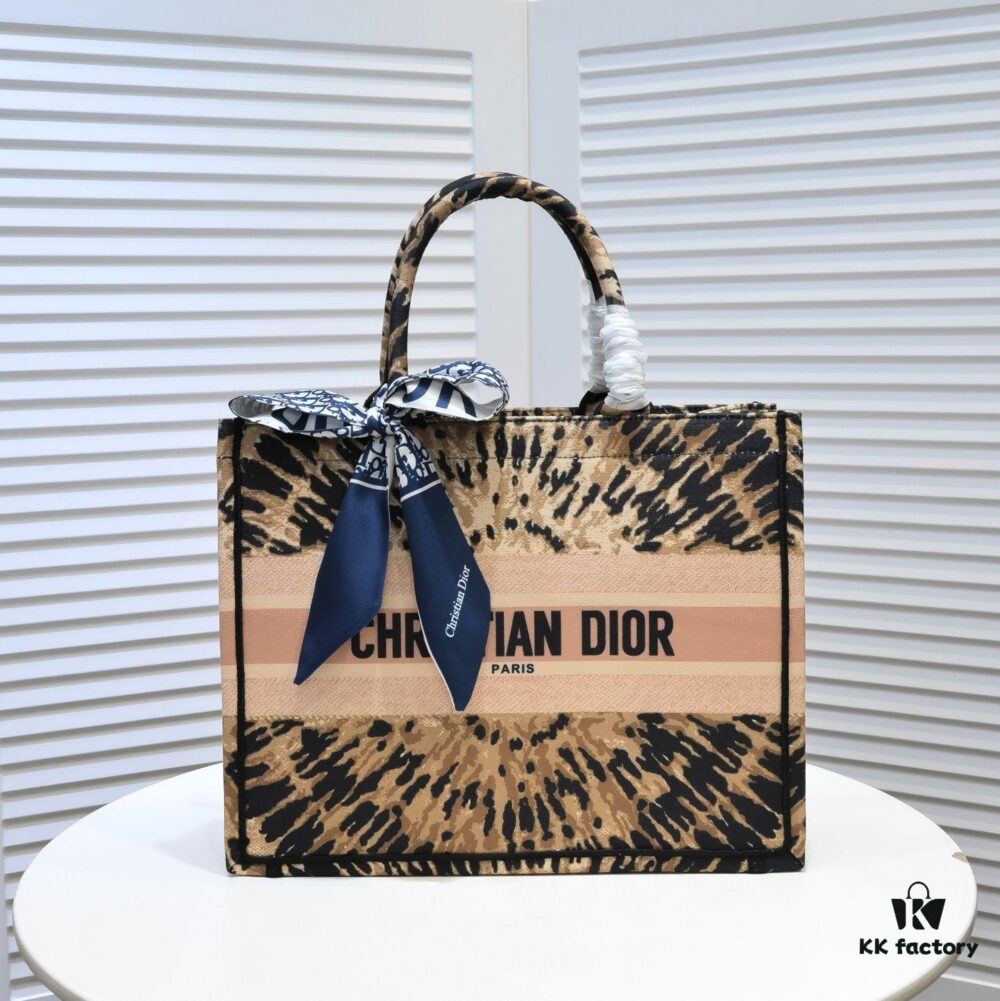 6930a5456e68136f4d9ac0fa Dior Small Shopping Bag with Silk Scarf, Hemmed, New Arrival at Dior Counter, Limited Edition Worn by Celebrities, Stylish and Premium Quality, Imported Fabric