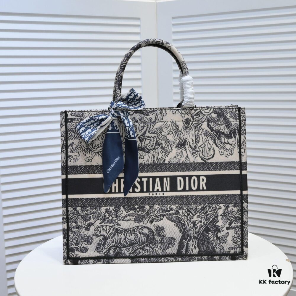 6930a54b6e68136f4d9ac105 Large DIOR Dior Store New Shopping Bag with Scarf, Embroidered Edging, Limited Edition, Celebrity Style, High-End Quality