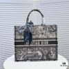 6930a54b6e68136f4d9ac105 Large DIOR Dior Store New Shopping Bag with Scarf, Embroidered Edging, Limited Edition, Celebrity Style, High-End Quality