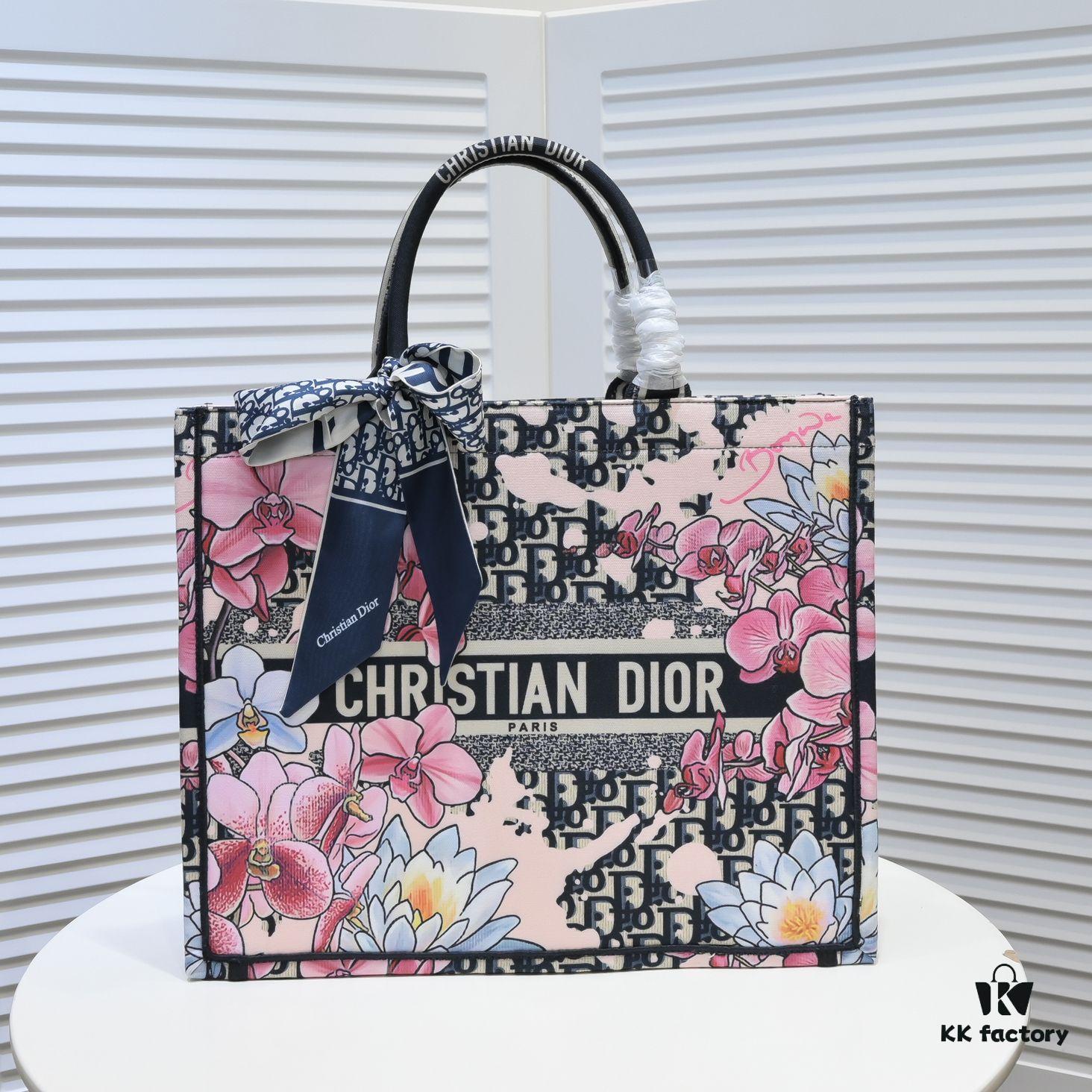 6930a5696e68136f4d9ac13c Large Size with Scarf 🔥 Embroidered Edge ➔ Dior New Arrival Shopping Tote! Counter Synchronized Update! Limited Edition Celebrity Style! Extremely Stylish! Imported Fabric 👍 High-End Quality! Seamlessly Matches Authentic Counter Products! Extra Large Capacity, Ideal for Outings 👍