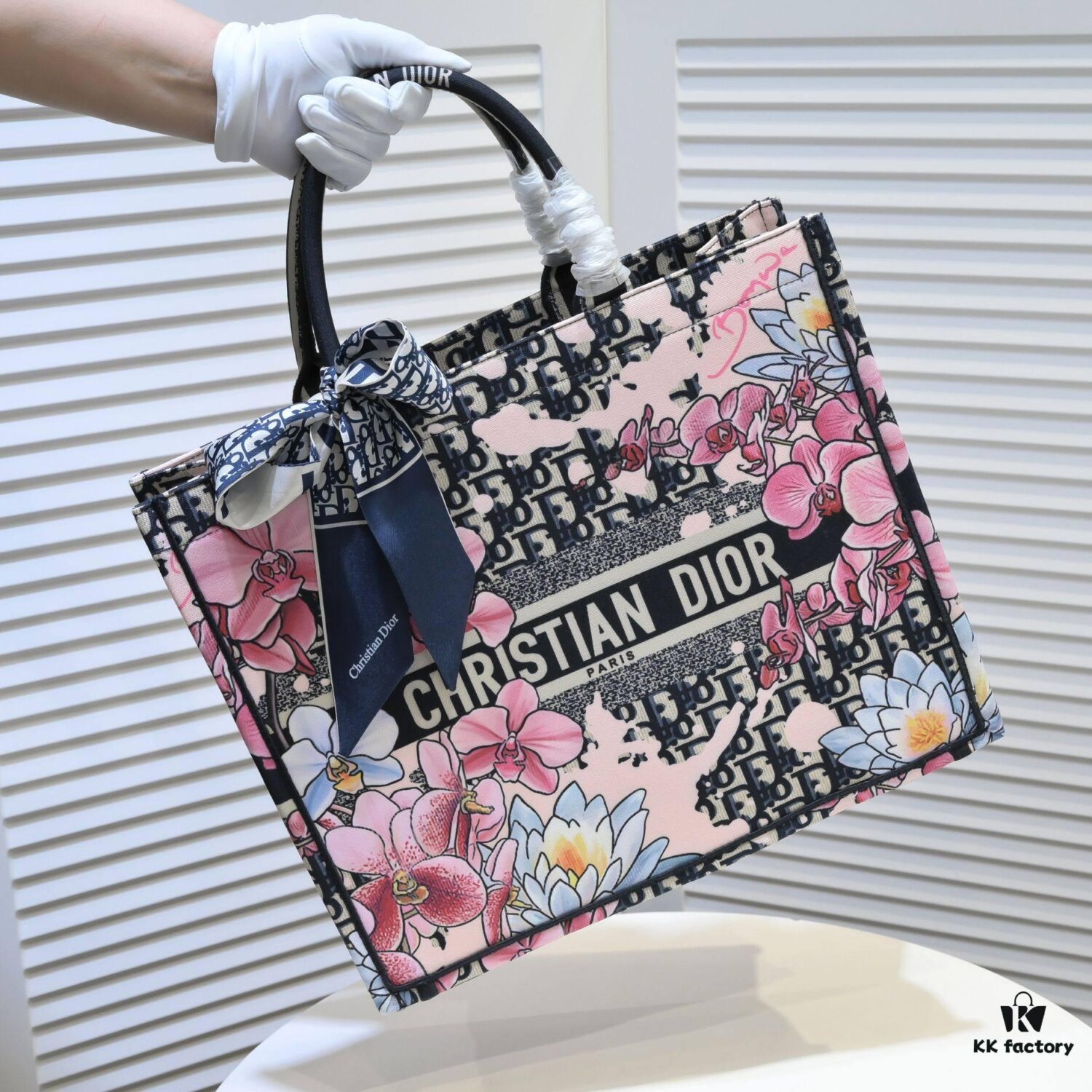 6930a56c6e68136f4d9ac13f Large Size with Scarf 🔥 Embroidered Edge ➔ Dior New Arrival Shopping Tote! Counter Synchronized Update! Limited Edition Celebrity Style! Extremely Stylish! Imported Fabric 👍 High-End Quality! Seamlessly Matches Authentic Counter Products! Extra Large Capacity, Ideal for Outings 👍