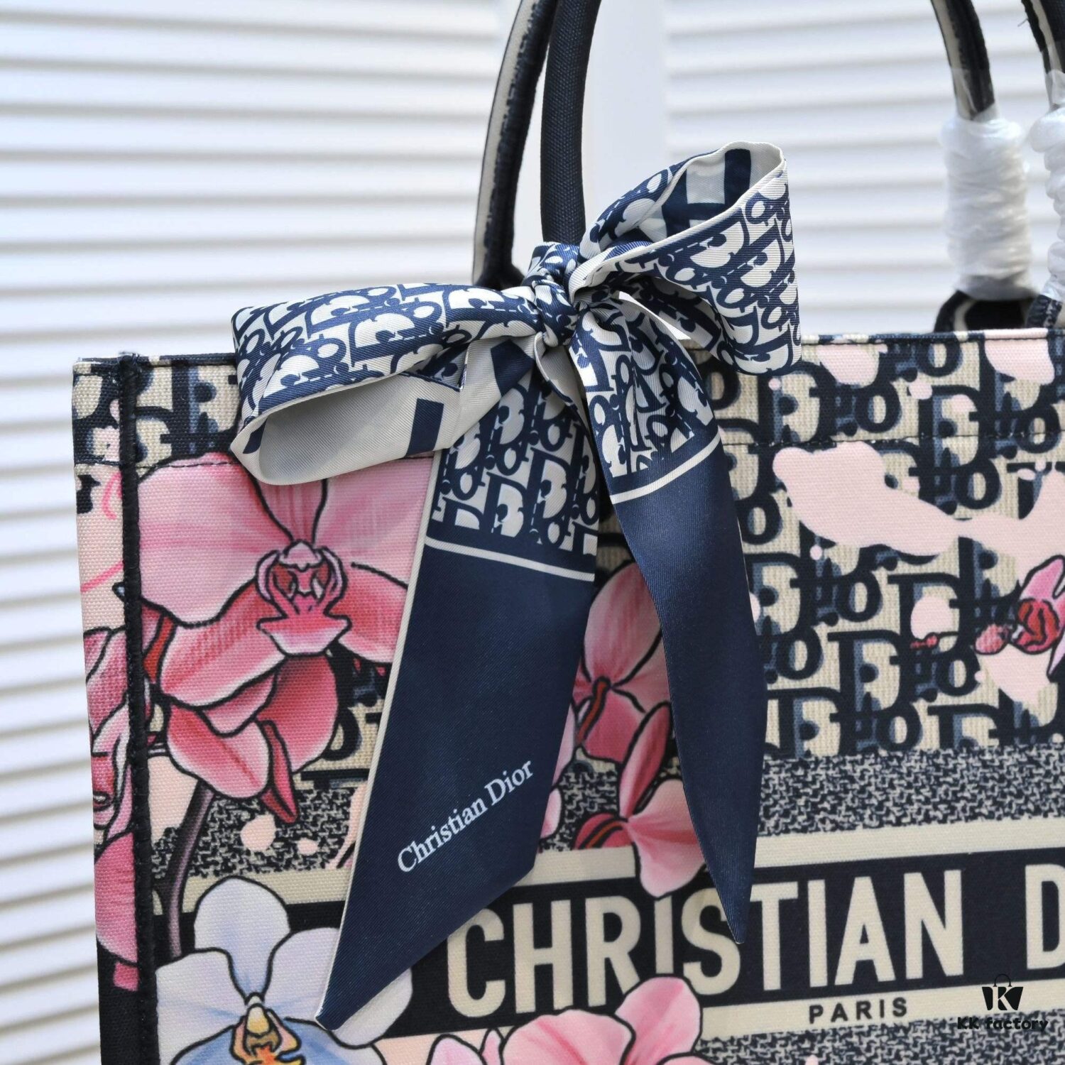 6930a56d6e68136f4d9ac141 Large Size with Scarf 🔥 Embroidered Edge ➔ Dior New Arrival Shopping Tote! Counter Synchronized Update! Limited Edition Celebrity Style! Extremely Stylish! Imported Fabric 👍 High-End Quality! Seamlessly Matches Authentic Counter Products! Extra Large Capacity, Ideal for Outings 👍