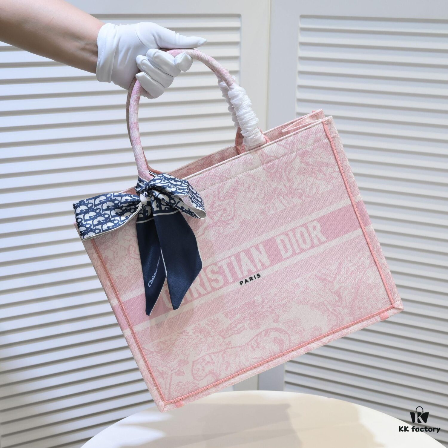 6930a57c6e68136f4d9ac15b Dior Small Shopping Bag with Silk Scarf, Hemmed, New Arrival at Dior Counter, Limited Edition Worn by Celebrities, Stylish and Elegant, Imported Fabric, High-End Quality