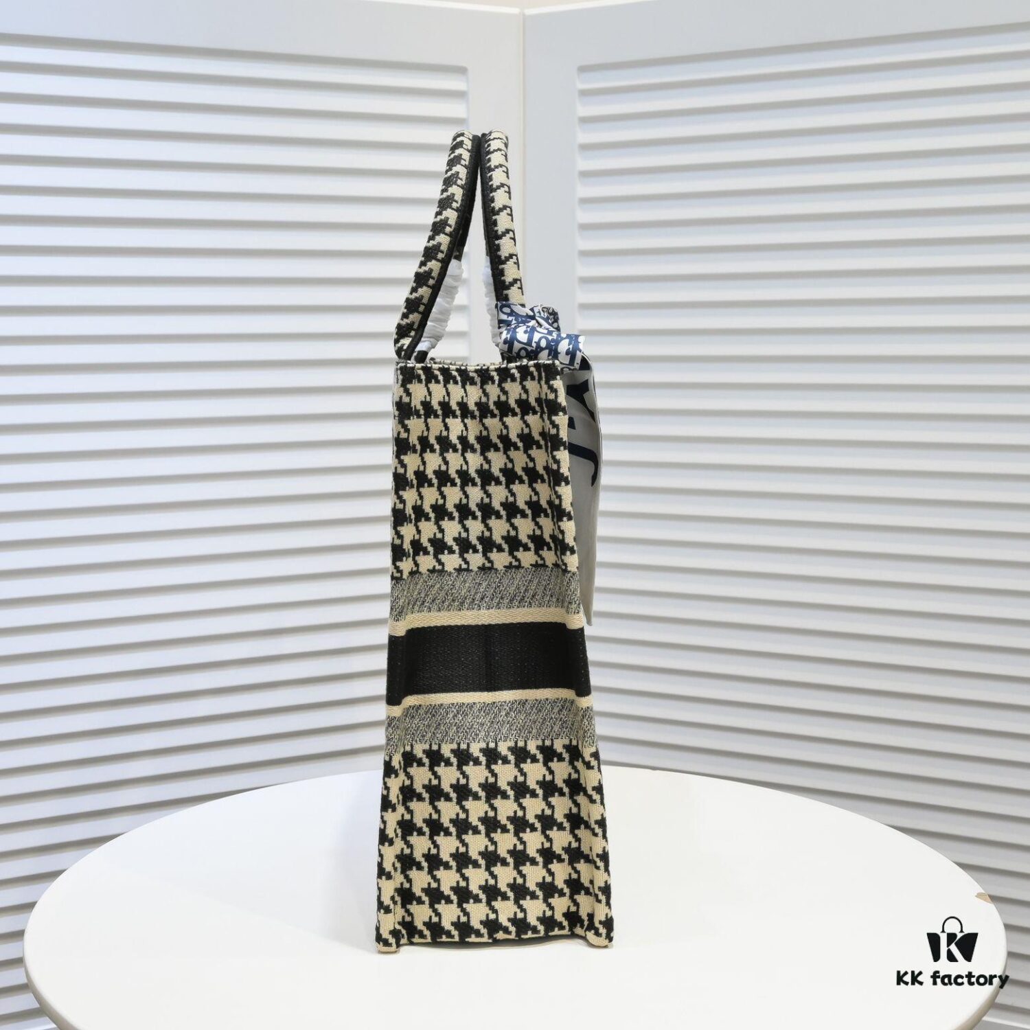 6930a57f6e68136f4d9ac15f Original Design Fabric with Scarf, Large Size 🔥 Embroidered Edging 🚀 Dior New Arrival Shopping Tote! Synchronized with Boutique Release! Limited Edition Celebrity Style! Extremely Stylish! Imported Fabric 👍 Premium Quality! Indistinguishable from Boutique Version! Extra-Large Capacity, Ideal for Outings 👍