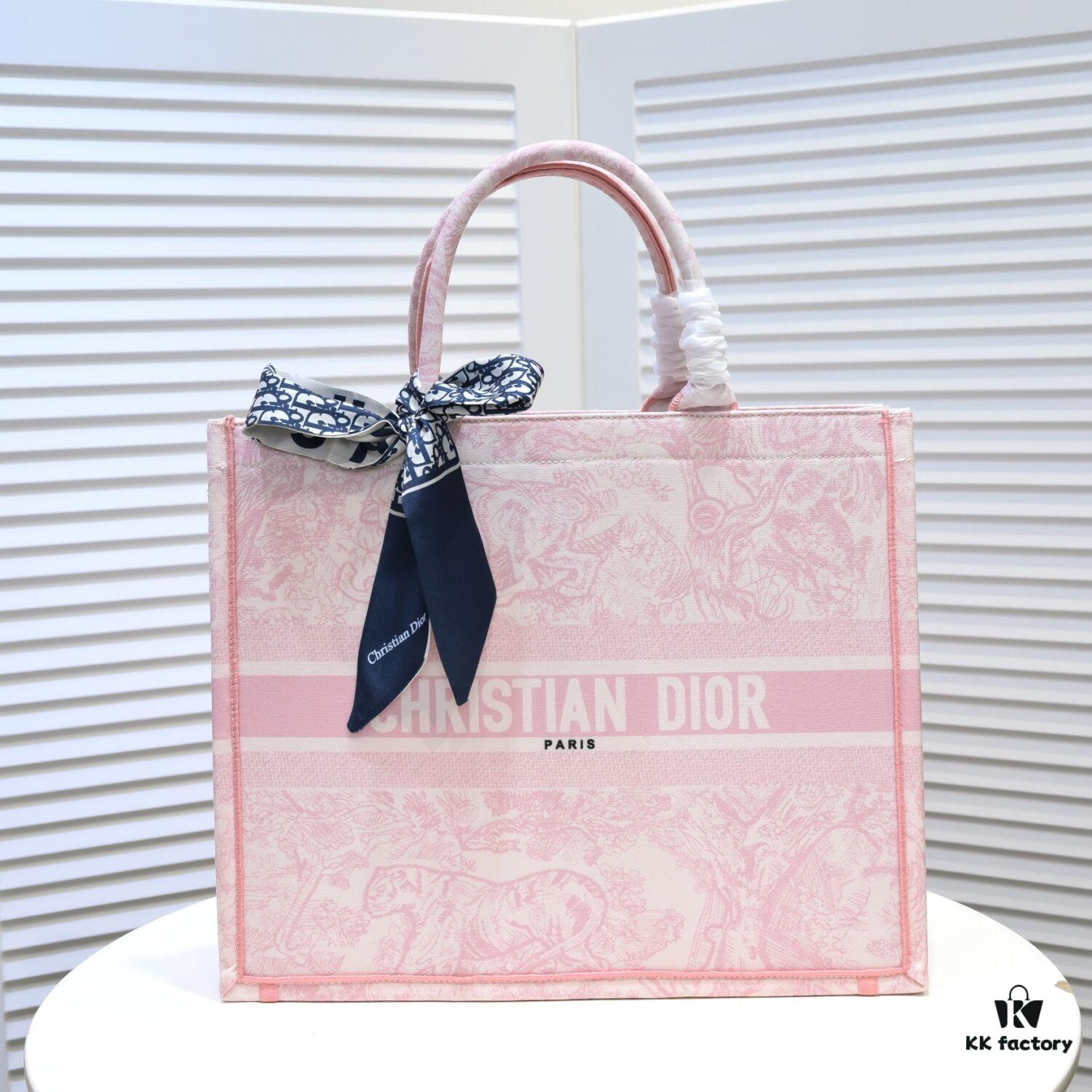 6930a5816e68136f4d9ac167 Large Size 🔥 Embroidered Edge Dior New Arrival Shopping Tote! Counter Version! Limited Edition Worn by Celebrities! Extremely Stylish! Imported Fabric, High-End Quality! Indistinguishable from Genuine Store Items! Extra-Large Capacity, Perfect for Outings!