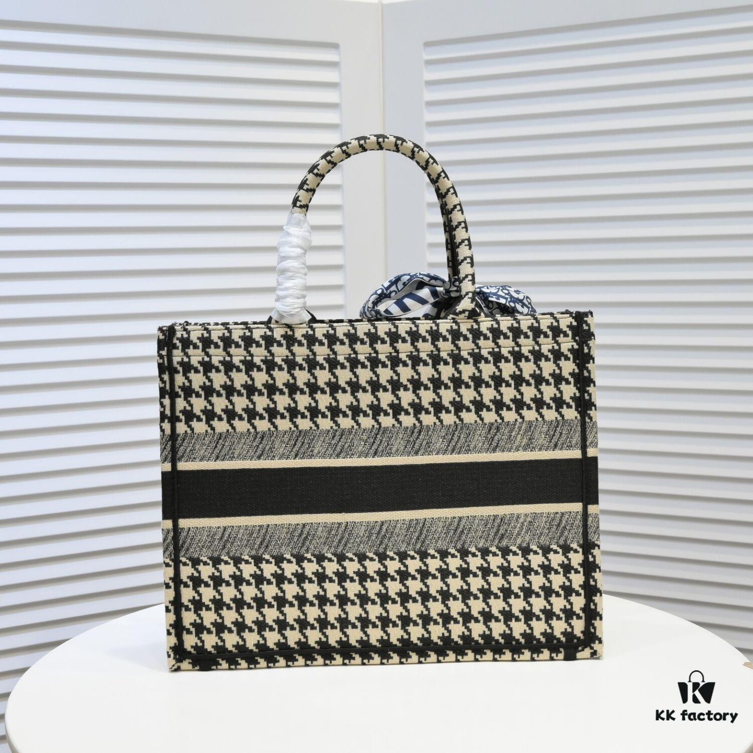 6930a5856e68136f4d9ac16a Original Order Fabric, with Scarf Mini Size, Bound Edges, Dior New Arrival Shopping Tote! Store Version Synchronized Update! Limited Edition Worn by Celebrities! Extremely Stylish! Imported Fabric, High-End Quality!