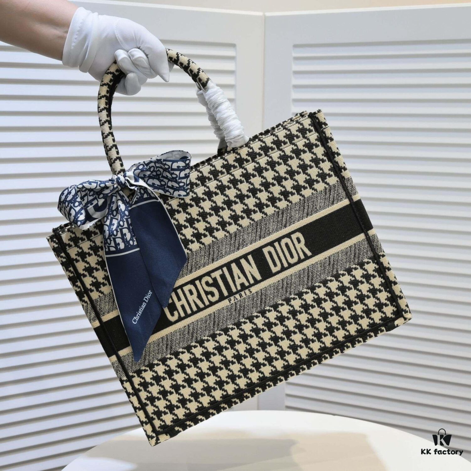 6930a5866e68136f4d9ac16c Original Order Fabric, with Scarf Mini Size, Bound Edges, Dior New Arrival Shopping Tote! Store Version Synchronized Update! Limited Edition Worn by Celebrities! Extremely Stylish! Imported Fabric, High-End Quality!