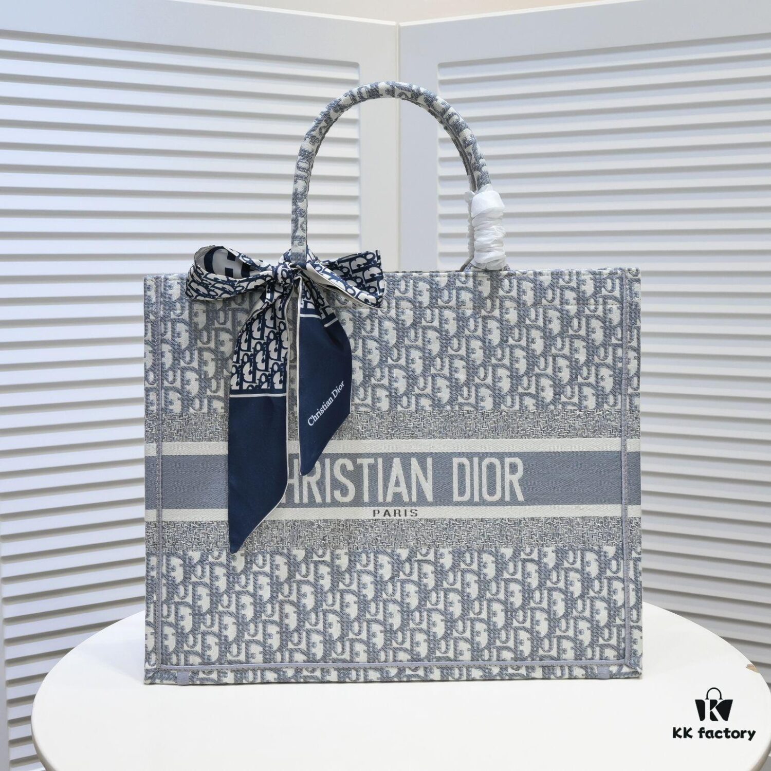 6930a5936e68136f4d9ac184 Large Size with Silk Scarf 🔥 Embroidered Edge Dior New Arrival Shopping Tote! Counter Synchronized Update! Limited Edition Worn by Celebrities! Extremely Stylish! Imported Fabric, High-End Quality! Seamlessly Matches Authentic Counter Version! Extra-Large Capacity, Ideal for Outings!
