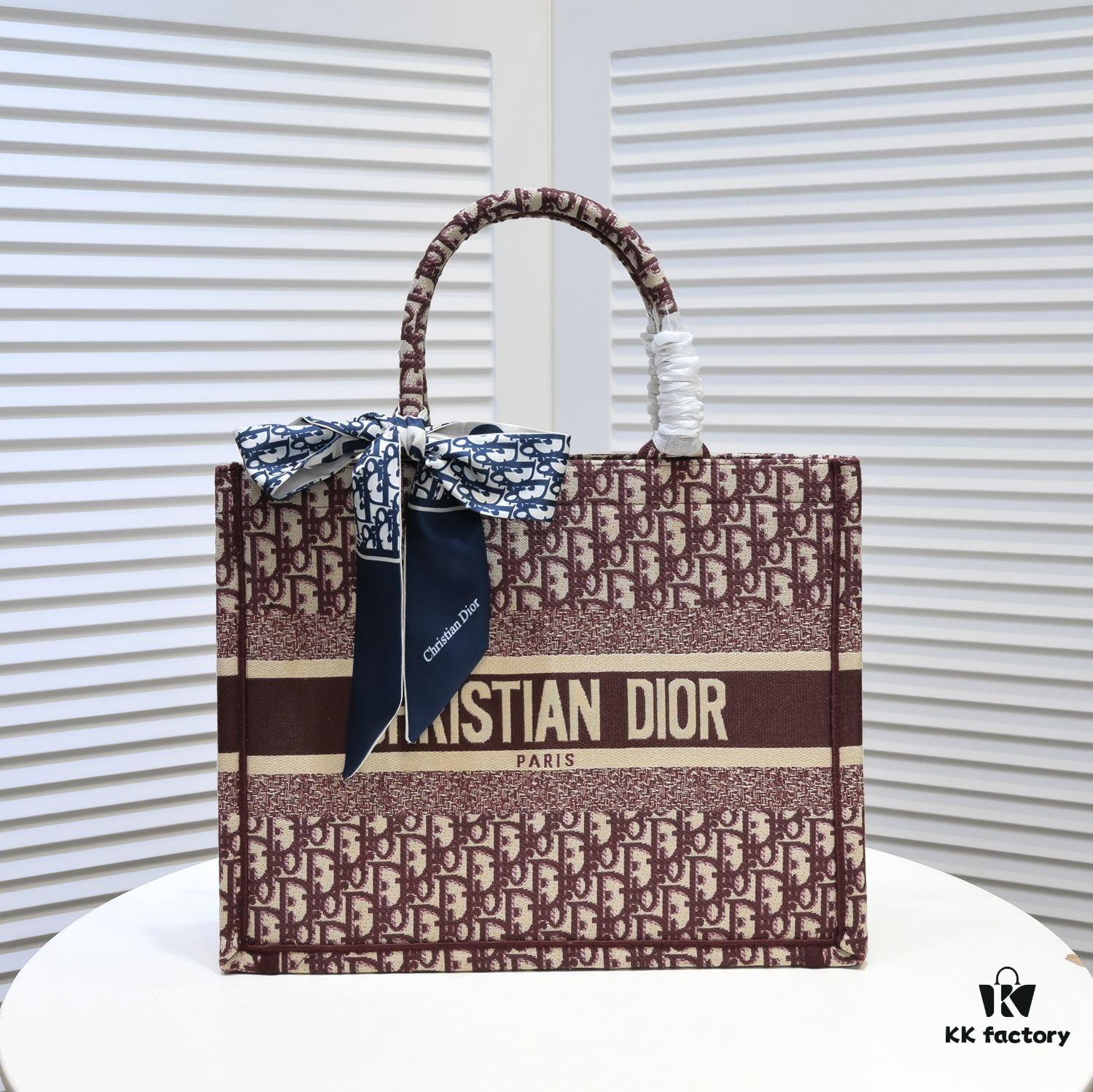 6930a5a36e68136f4d9ac19e Dior Small Shopping Bag with Silk Scarf, Bound Edges, New Arrival from Dior Counter, Limited Edition Worn by Celebrities, Stylish and Elegant, Imported Fabric, High-End Quality
