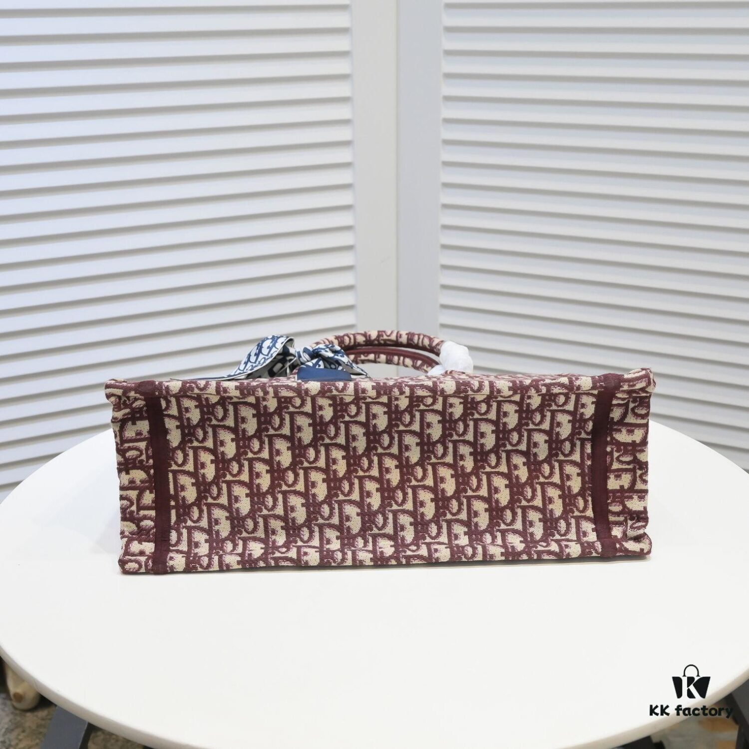 6930a5a46e68136f4d9ac19f Dior Small Shopping Bag with Silk Scarf, Bound Edges, New Arrival from Dior Counter, Limited Edition Worn by Celebrities, Stylish and Elegant, Imported Fabric, High-End Quality