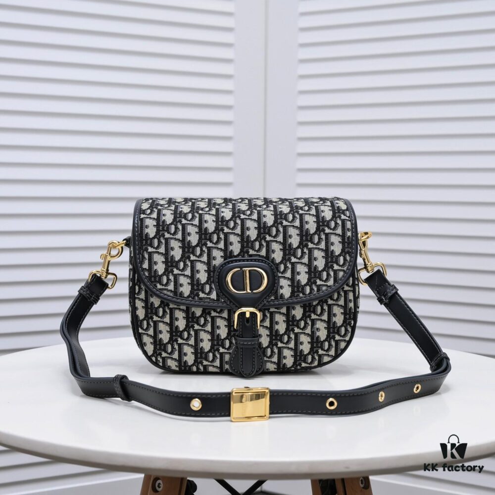 6930a5ab6e68136f4d9ac1b1 Dior Bobby Bag 2020 Pre-Autumn New Vintage Style, Large Size Original Quality with Box