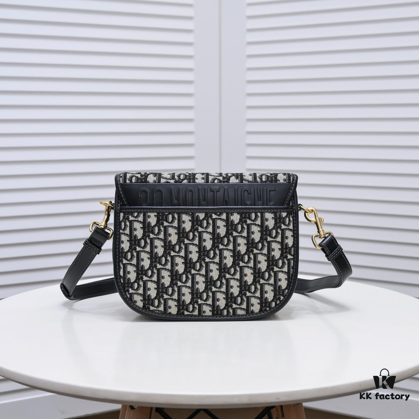 6930a5ac6e68136f4d9ac1b2 Dior Bobby Bag 2020 Pre-Autumn New Vintage Style, Large Size Original Quality with Box
