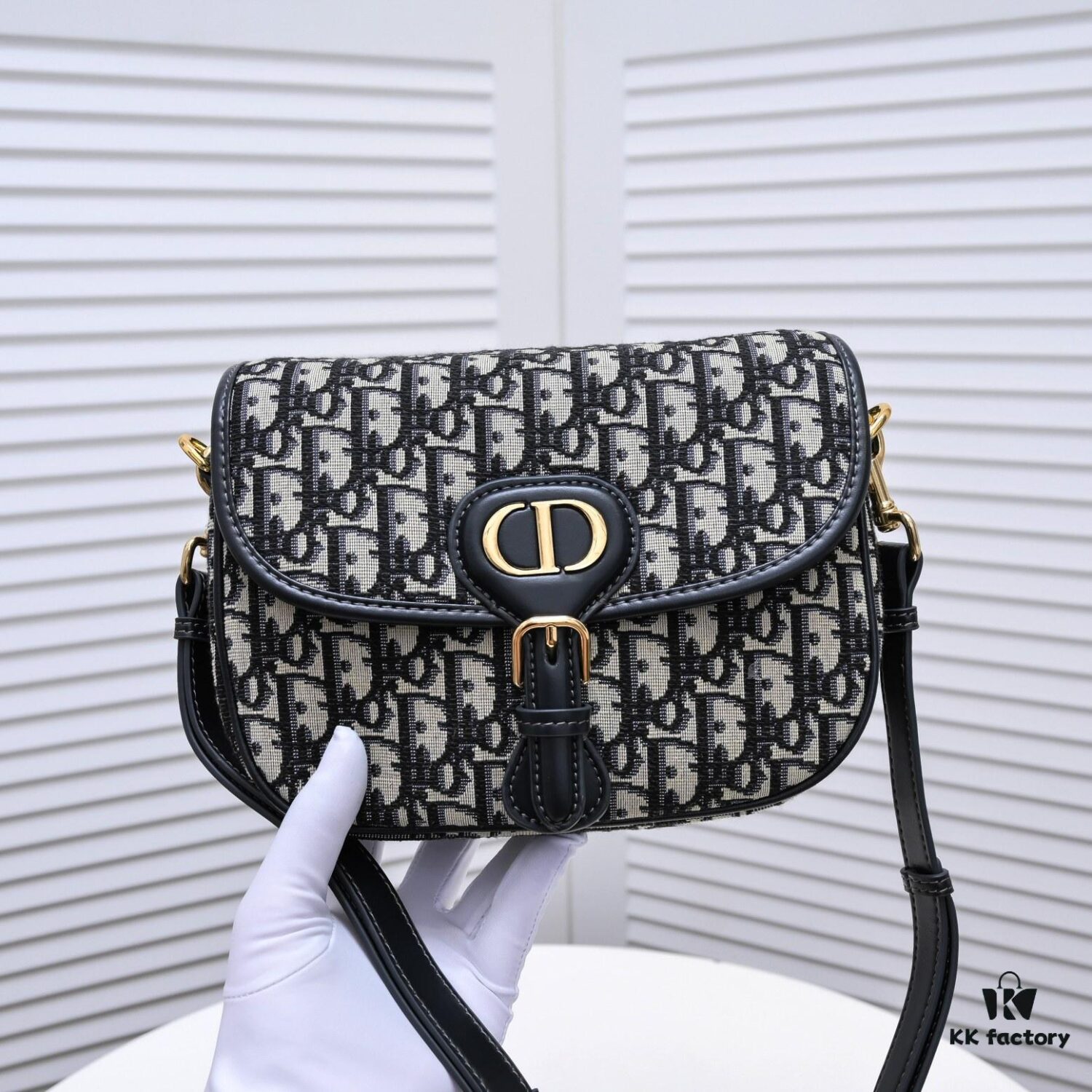 6930a5af6e68136f4d9ac1b4 Dior Bobby Bag 2020 Pre-Autumn New Vintage Style, Large Size Original Quality with Box