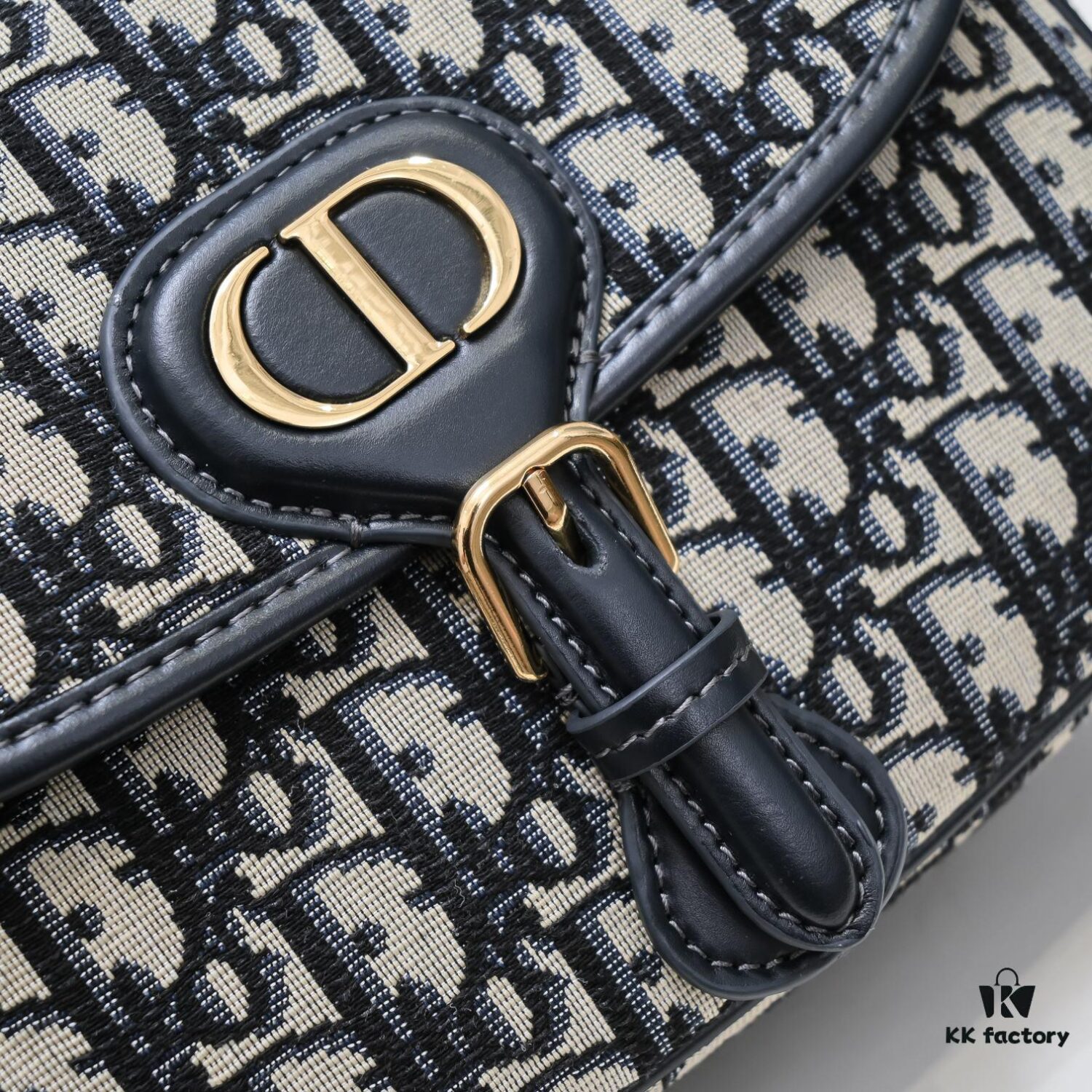 6930a5af6e68136f4d9ac1b6 Dior Bobby Bag 2020 Pre-Autumn New Vintage Style, Large Size Original Quality with Box