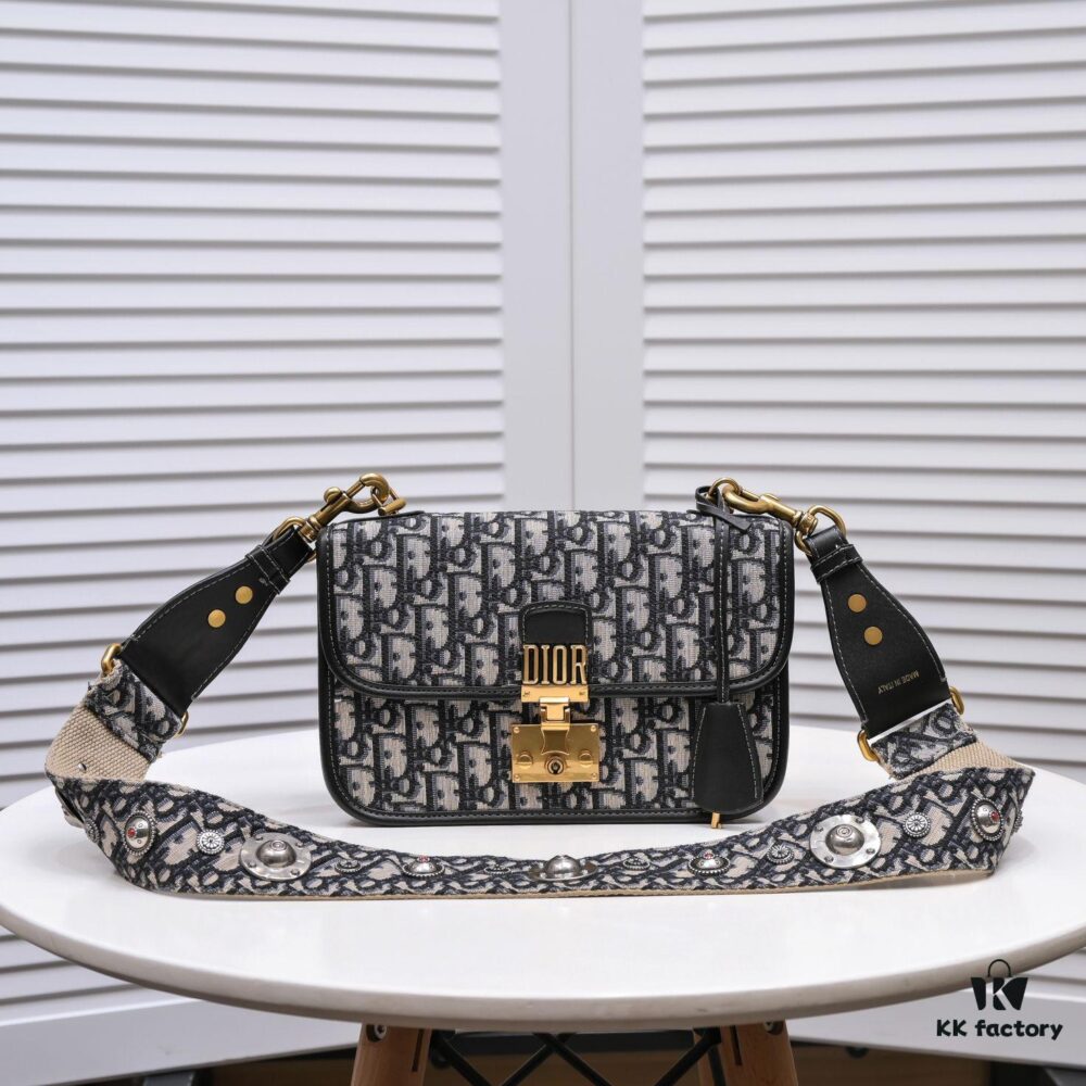 6930a5bf6e68136f4d9ac1d3 Shoulder Strap Style 🔥🔥‼ Original Design Development! No Detail Overlooked... DIOR OBLIQUE Flap Top-Handle Mini Bag, Signature Canvas with Smooth Calfskin Trim, Vintage Gold-Tone Metal Lock Closure, Detachable Chain Strap with 'CD' Logo in Vintage Gold-Tone Metal, Can Be Carried as a Shoulder or Crossbody Bag