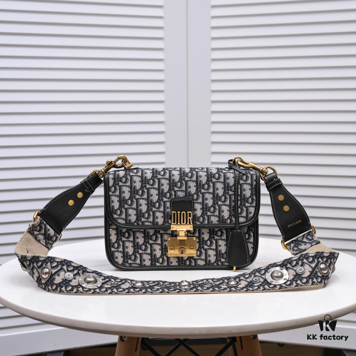 6930a5bf6e68136f4d9ac1d3 Shoulder Strap Style 🔥🔥‼ Original Design Development! No Detail Overlooked... DIOR OBLIQUE Flap Top-Handle Mini Bag, Signature Canvas with Smooth Calfskin Trim, Vintage Gold-Tone Metal Lock Closure, Detachable Chain Strap with 'CD' Logo in Vintage Gold-Tone Metal, Can Be Carried as a Shoulder or Crossbody Bag